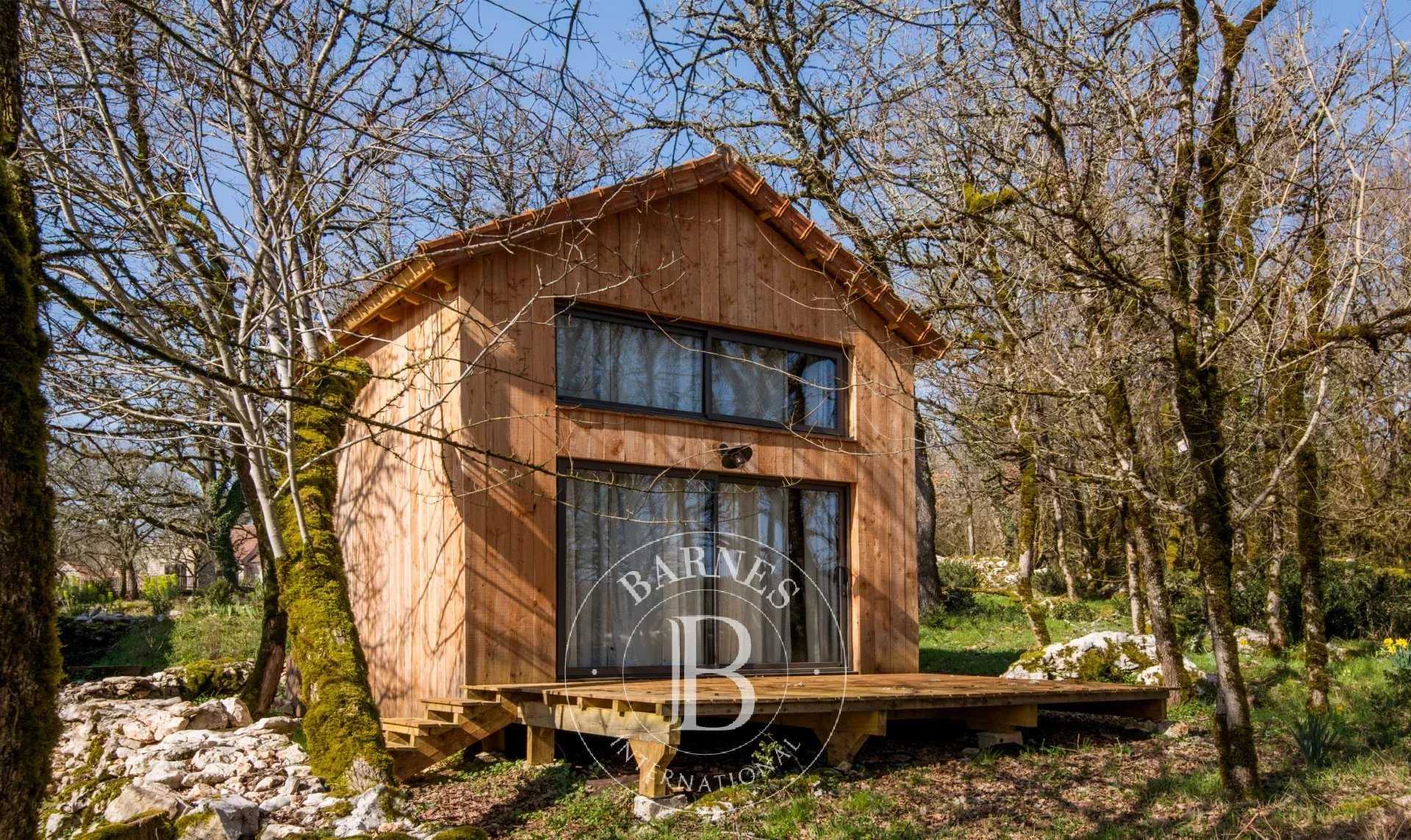 Figeac  - Propriété 25 Pi&egrave;ces