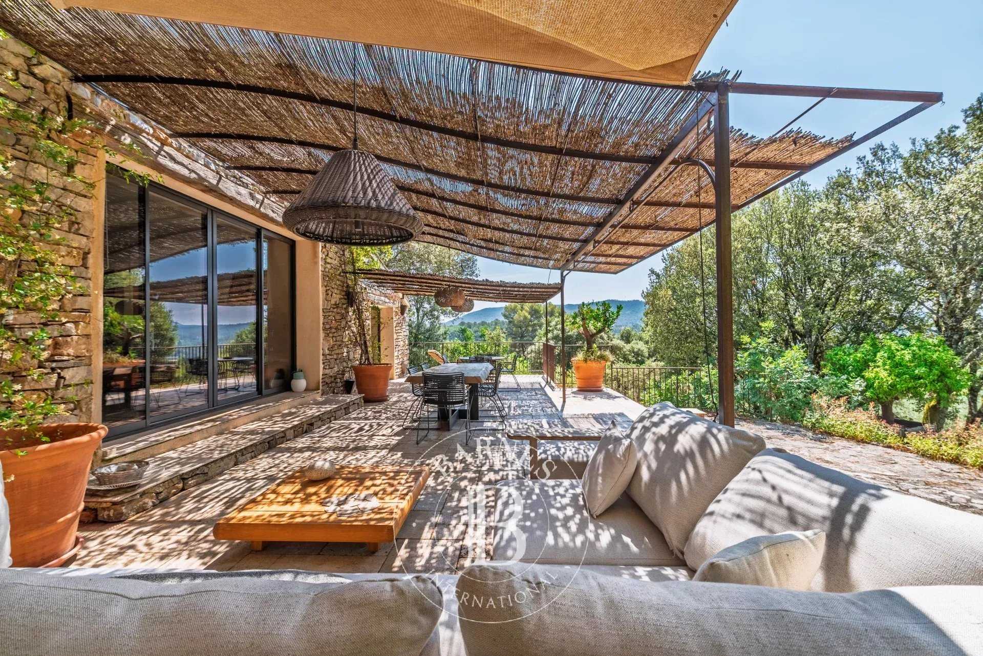 Saint-Maximin-la-Sainte-Baume  - Propriété 19 Pi&egrave;ces 12 Chambres