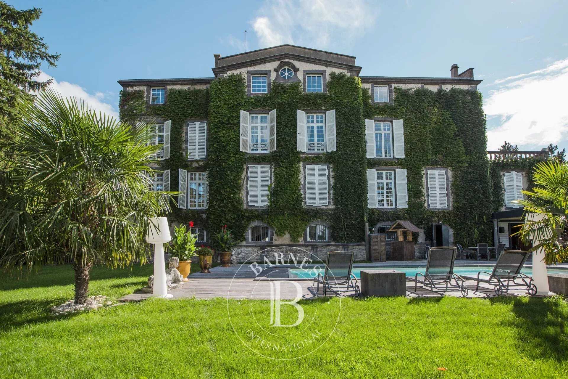 Cellule  - Castle 9 Bedrooms