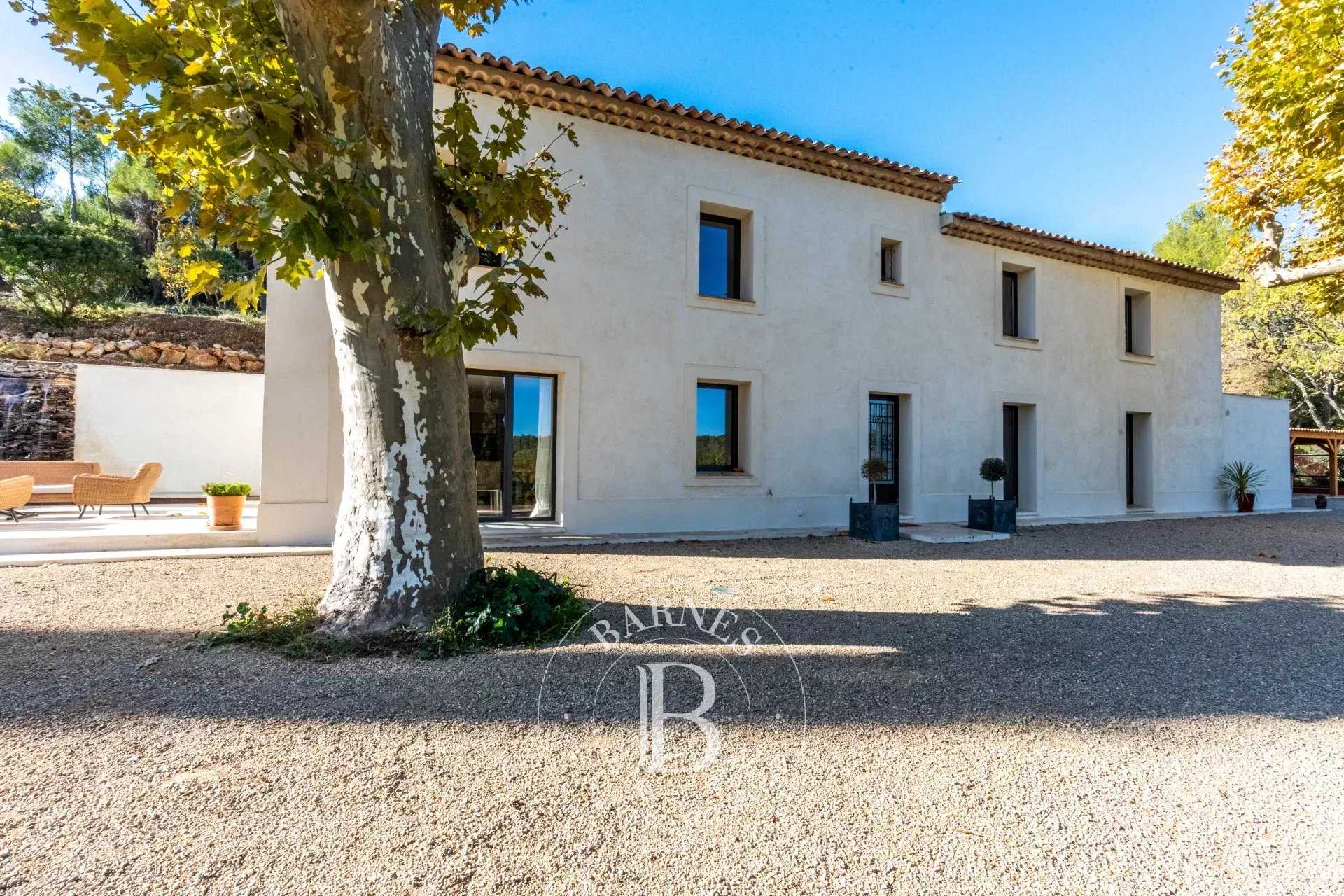 Flayosc  - Property 5 Bedrooms