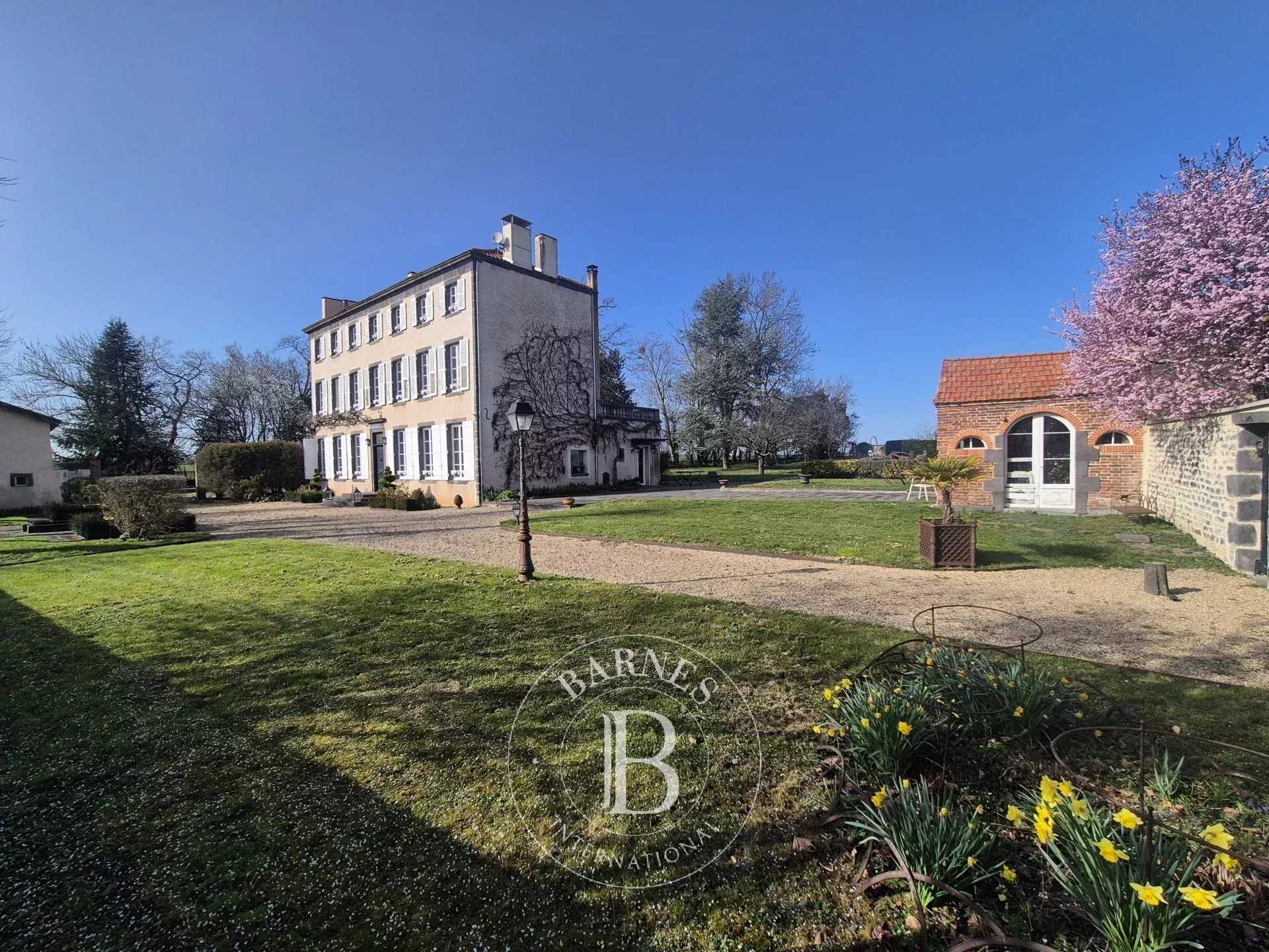 Saint-Ignat  - Maison 7 Pi&egrave;ces 5 Chambres