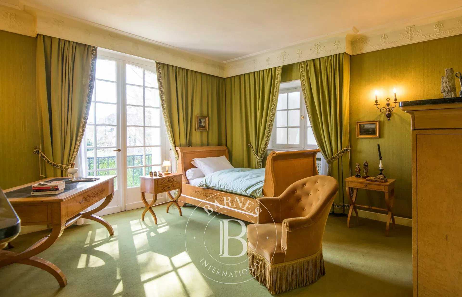 Millau  - Maison 10 Pi&egrave;ces 5 Chambres