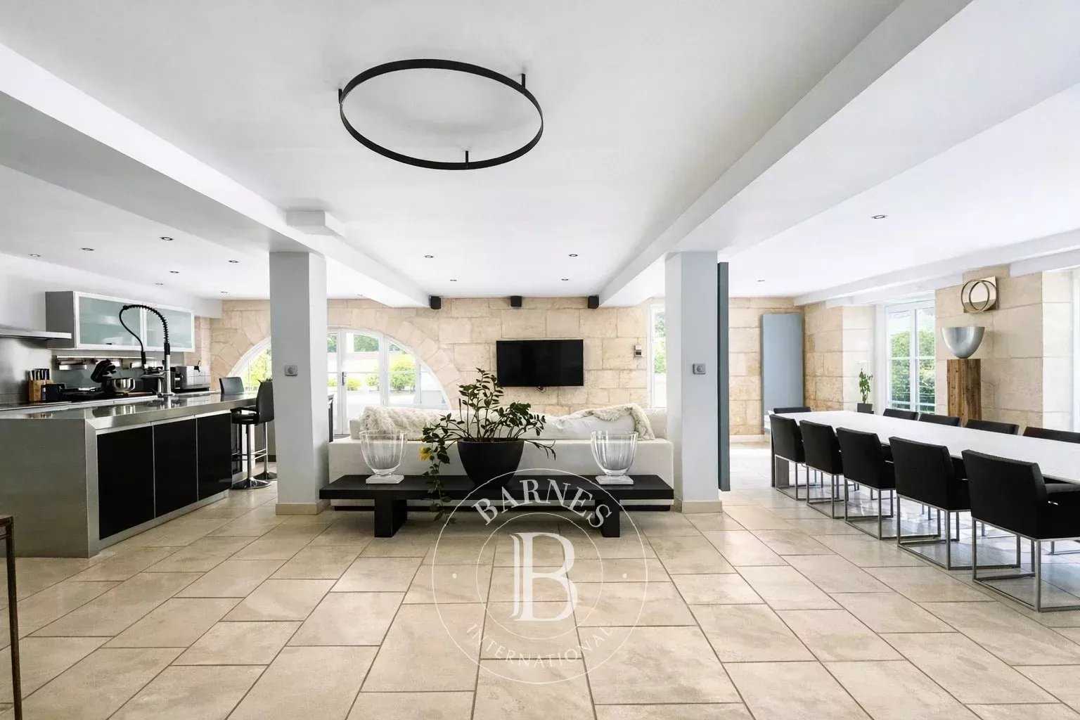 Saintines  - Maison 8 Pi&egrave;ces 6 Chambres