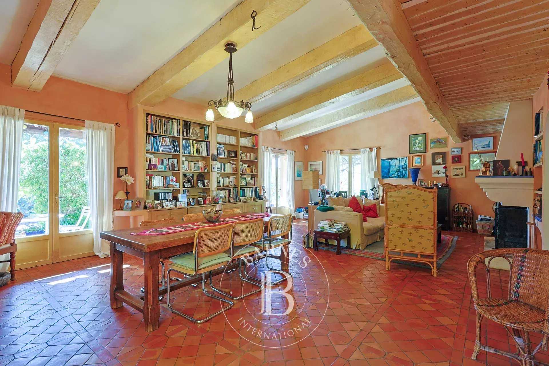 Entrecasteaux  - Property 7 Bedrooms