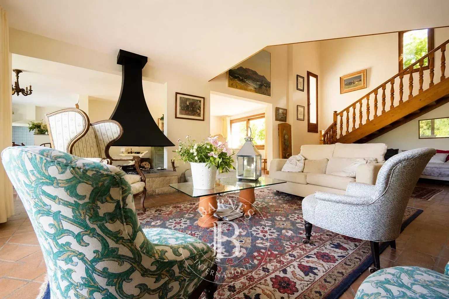 Belley  - Maison 7 Pi&egrave;ces 4 Chambres
