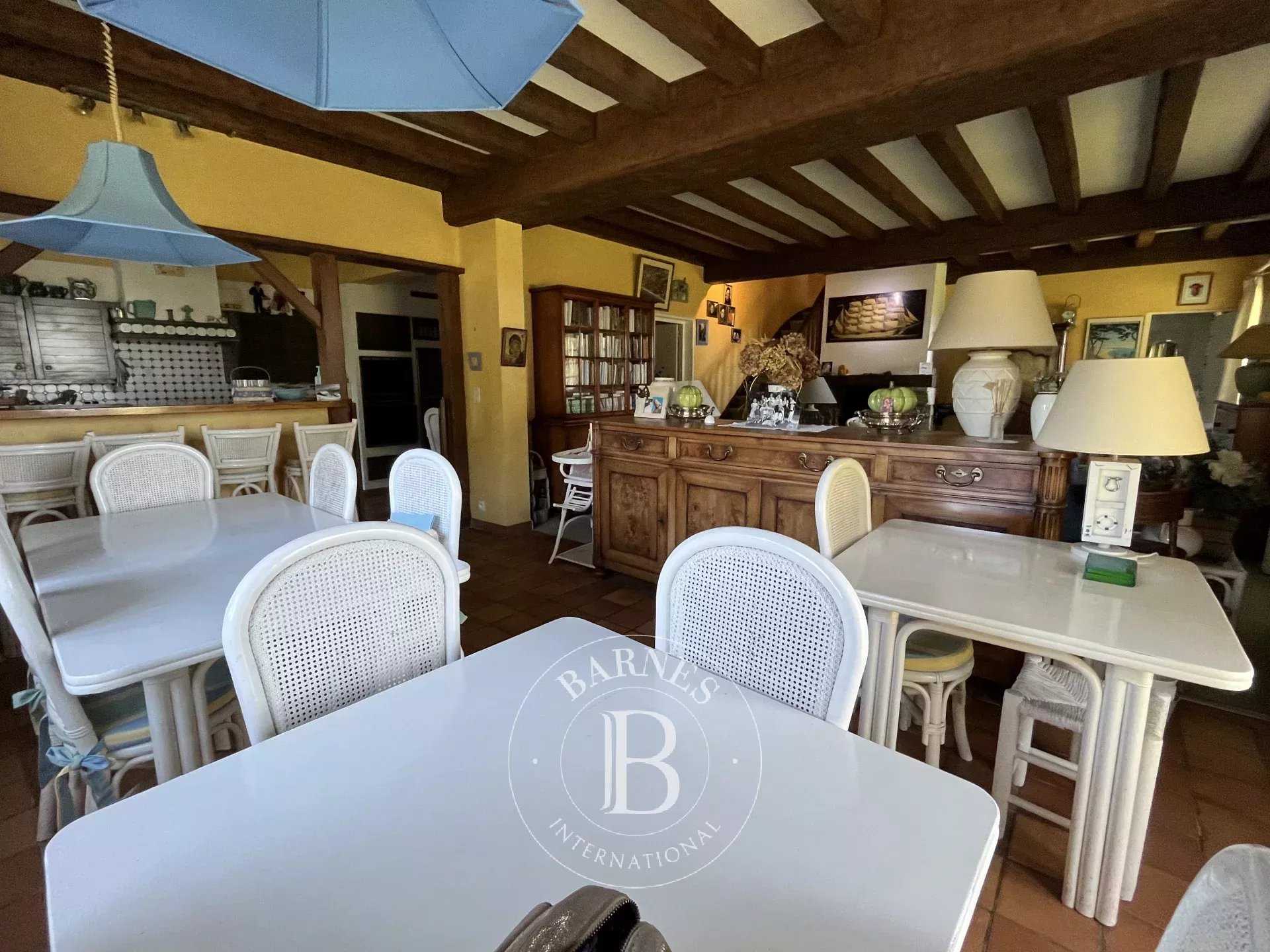 Sarzeau  - Chaumière 8 Pi&egrave;ces