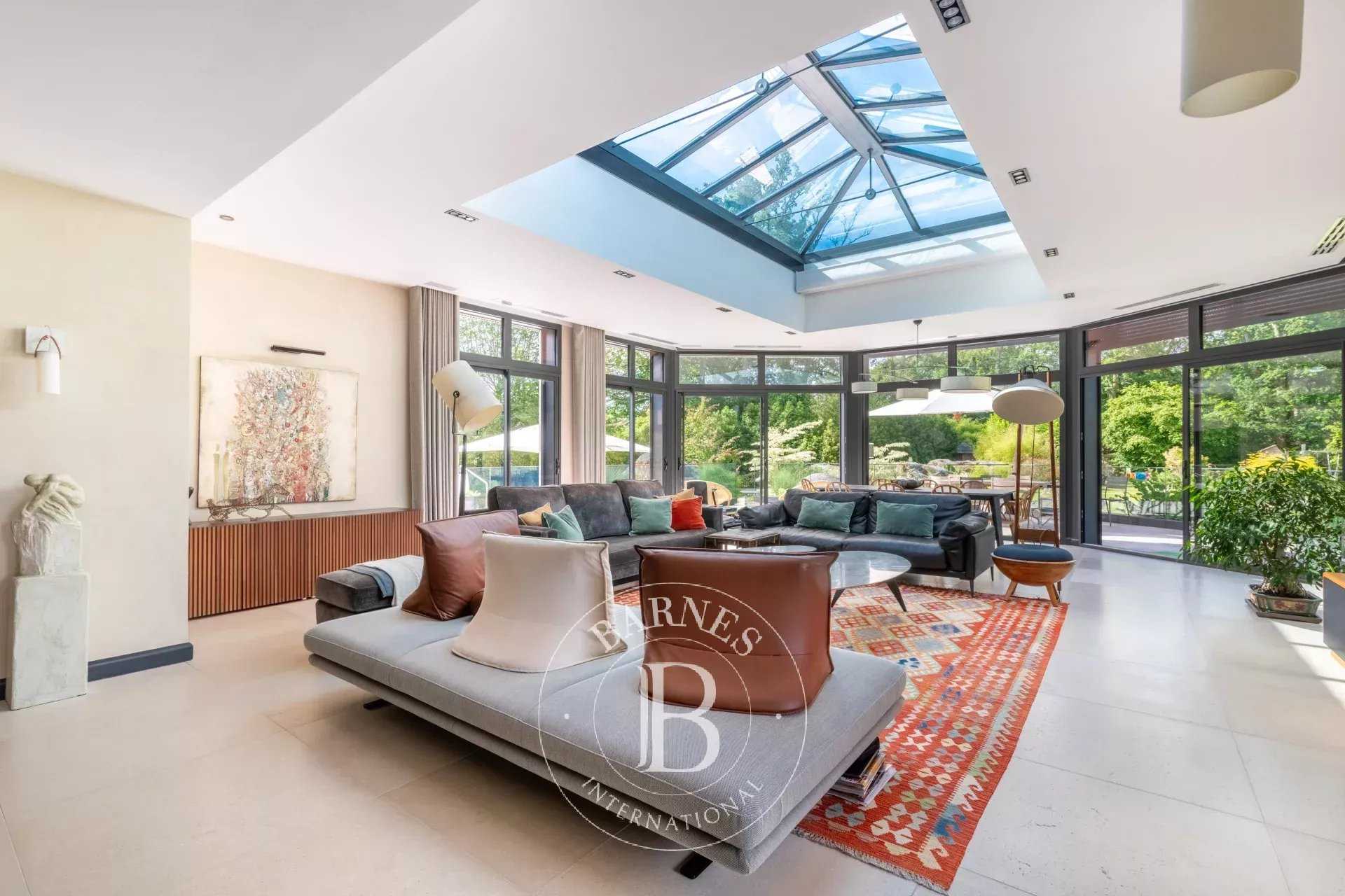 Barbizon  - Propriété 15 Pi&egrave;ces 8 Chambres