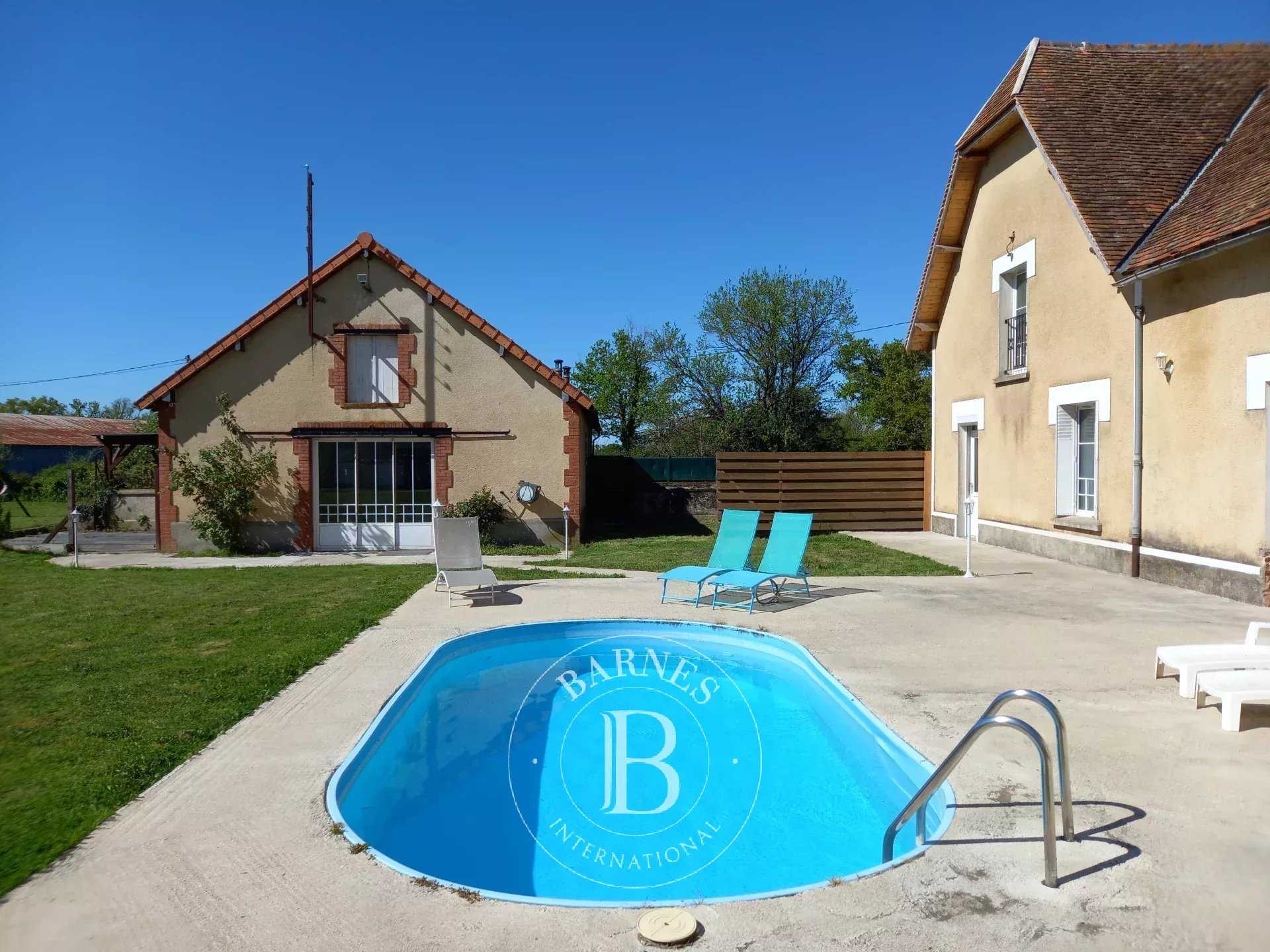 Montmorillon  - Domaine équestre 8 Pi&egrave;ces 5 Chambres