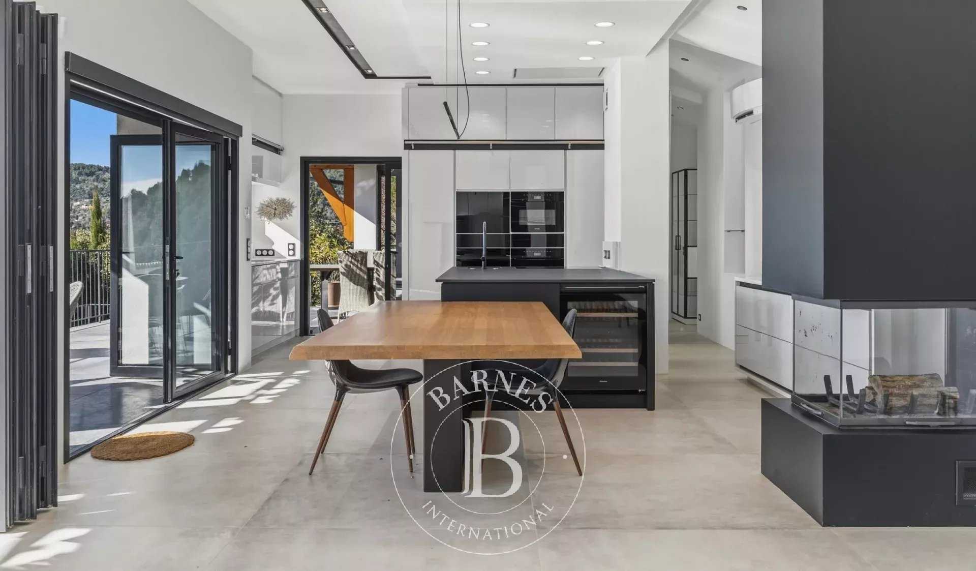 Seillans  - Propriété 16 Pi&egrave;ces 9 Chambres