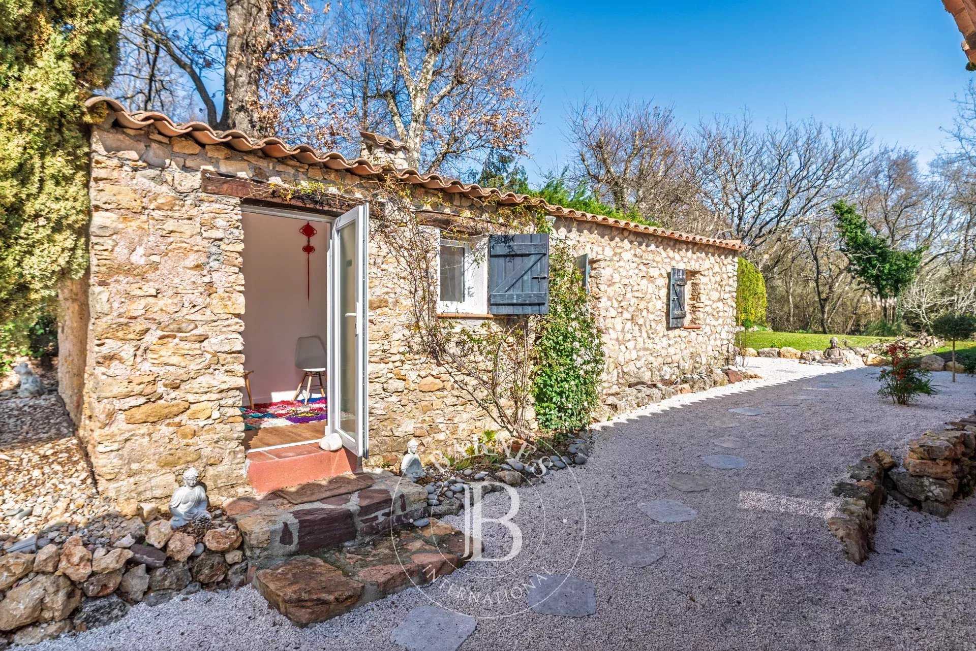 Bagnols-en-Forêt  - Villa 10 Pi&egrave;ces 4 Chambres