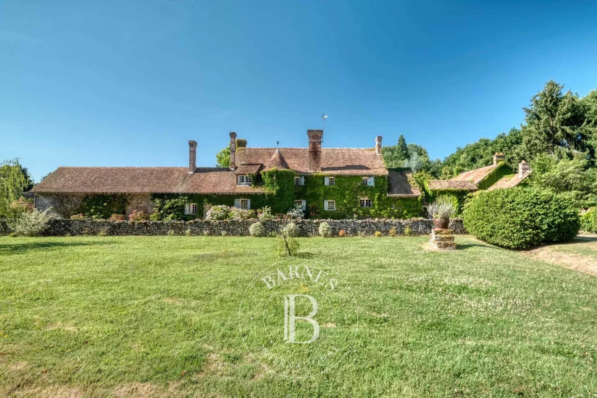 Fontainebleau  - Propriété 10 Pi&egrave;ces 6 Chambres