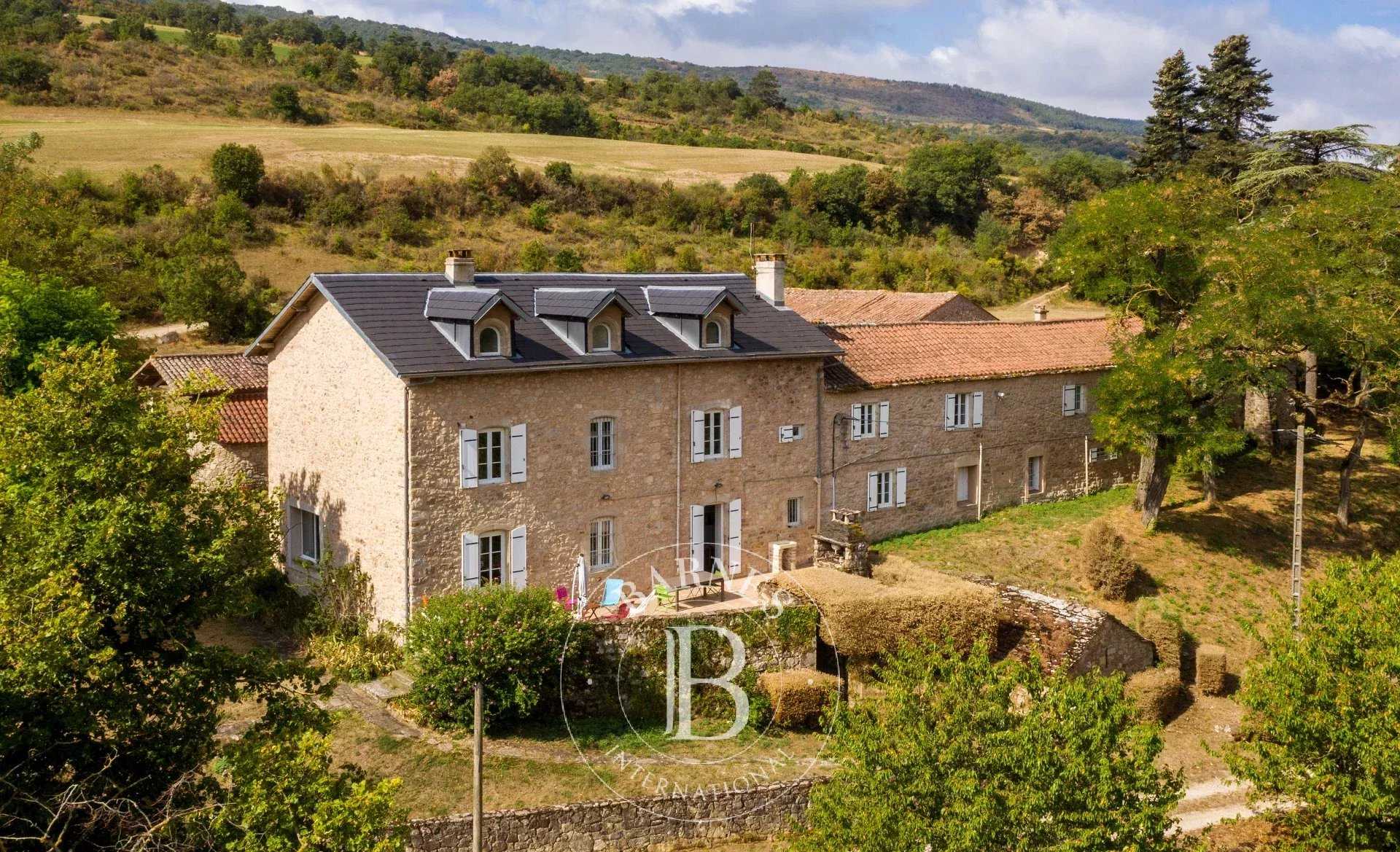 Saint-Affrique  - Property 8 Bedrooms