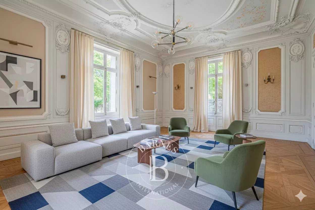 Voreppe  - Propriété 19 Pièces 7 Chambres