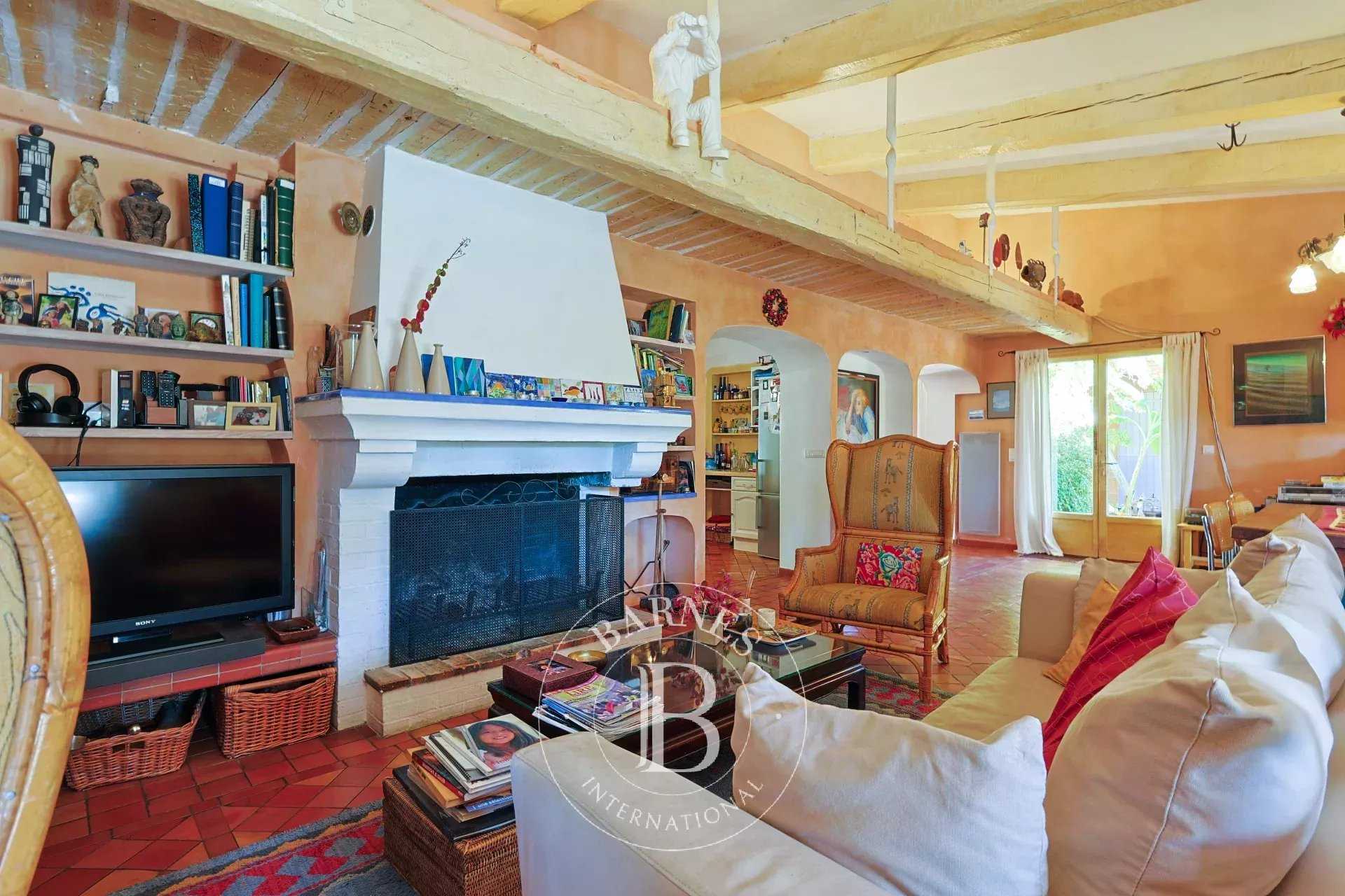 Entrecasteaux  - Property 7 Bedrooms