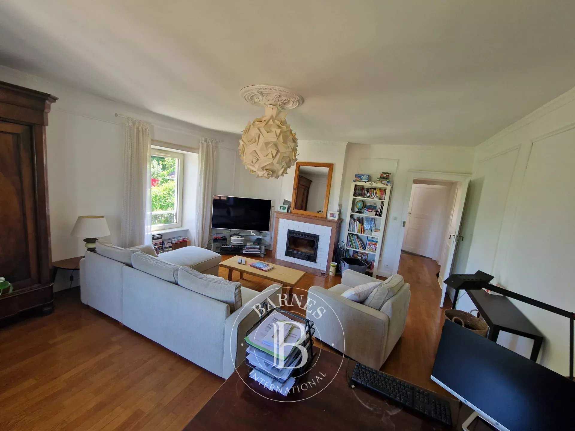 Dole  - Maison de ville 10 Pi&egrave;ces 6 Chambres