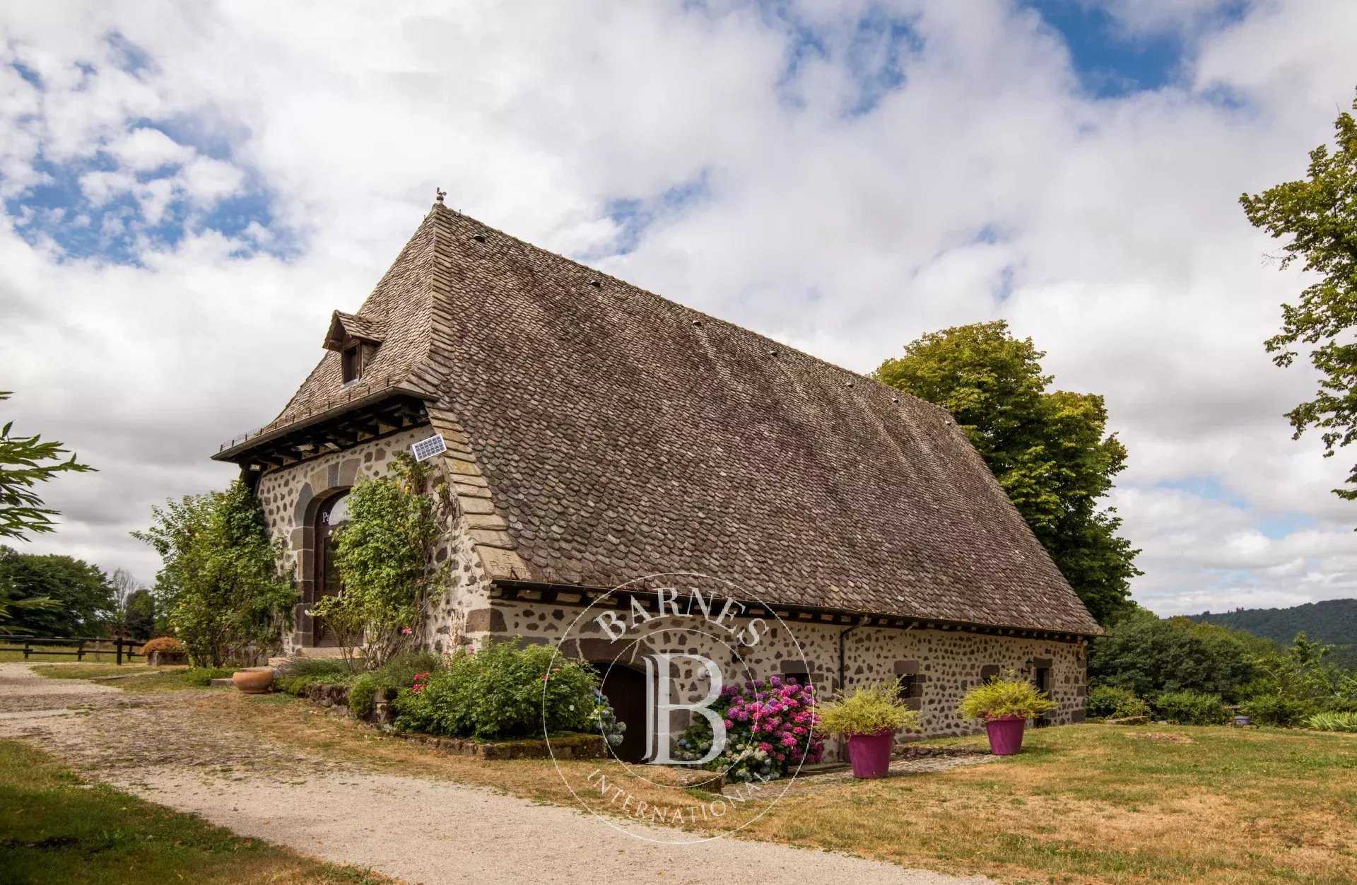 Aurillac  - Château 20 Pièces