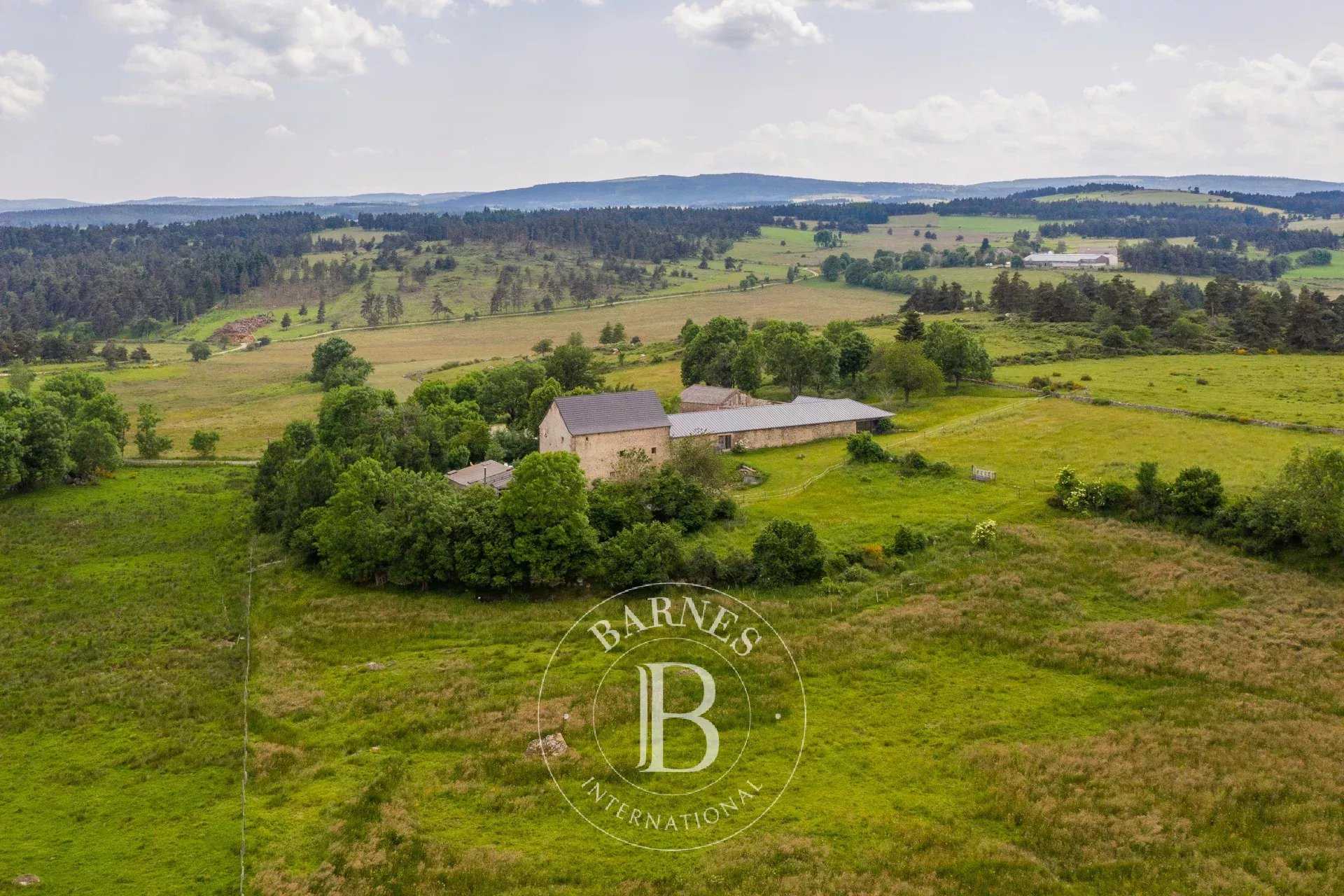 Aumont Aubrac  - Propriété 15 Pi&egrave;ces 4 Chambres