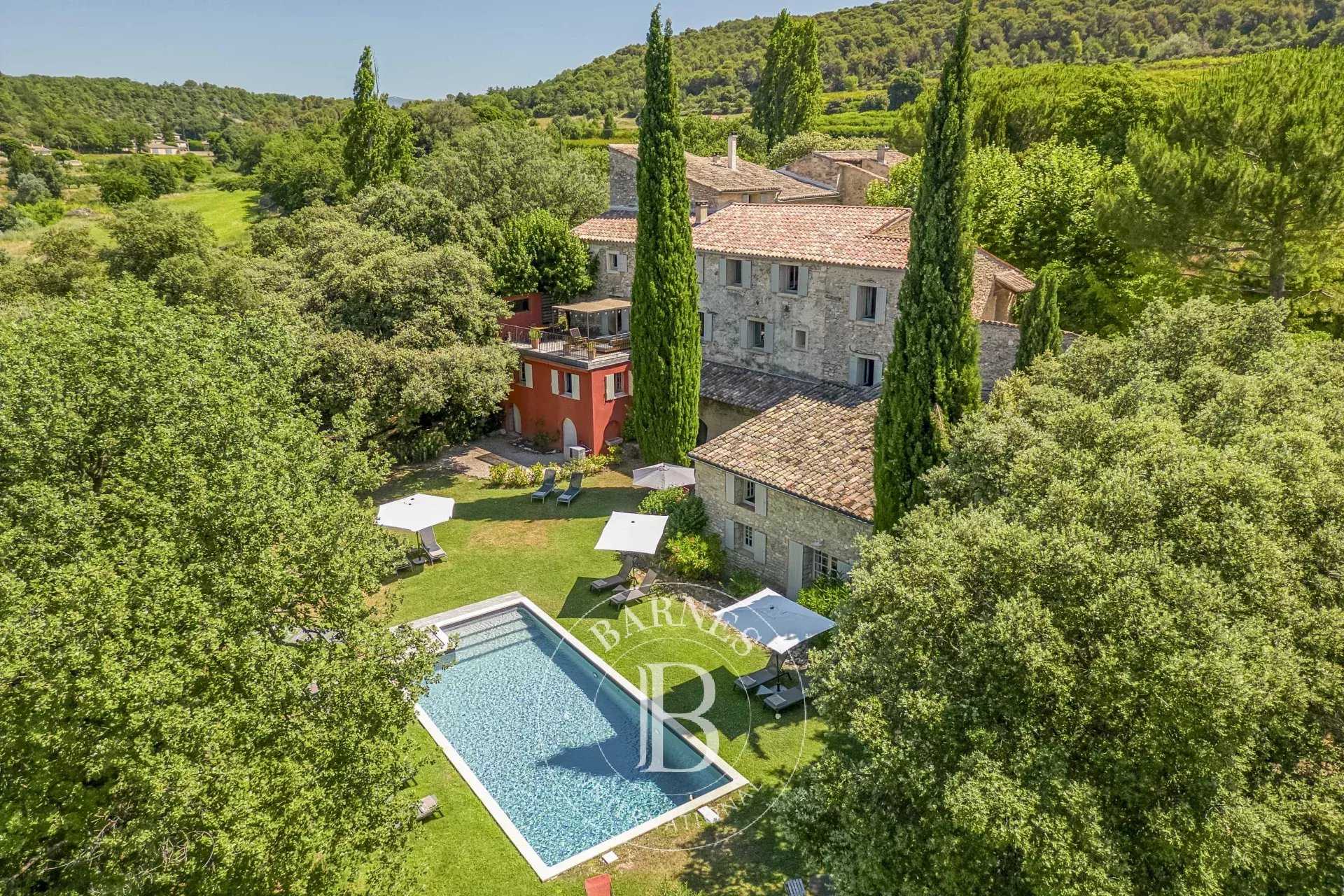 Malaucène  - Property 10 Bedrooms