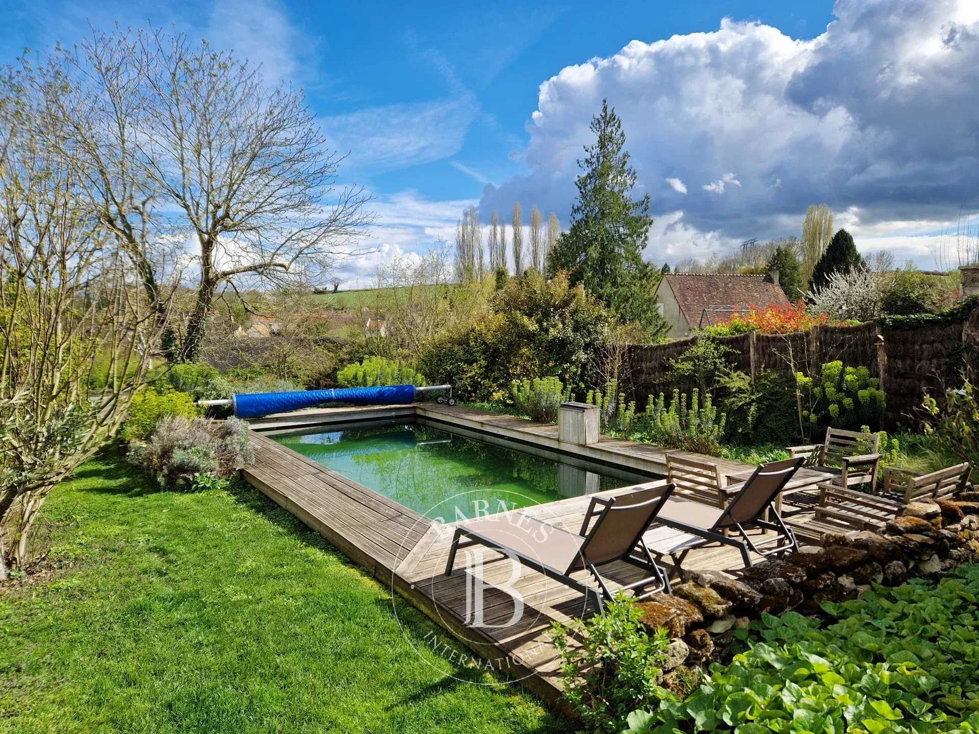 Oinville-sur-Montcient  - Maison 12 Pi&egrave;ces 5 Chambres