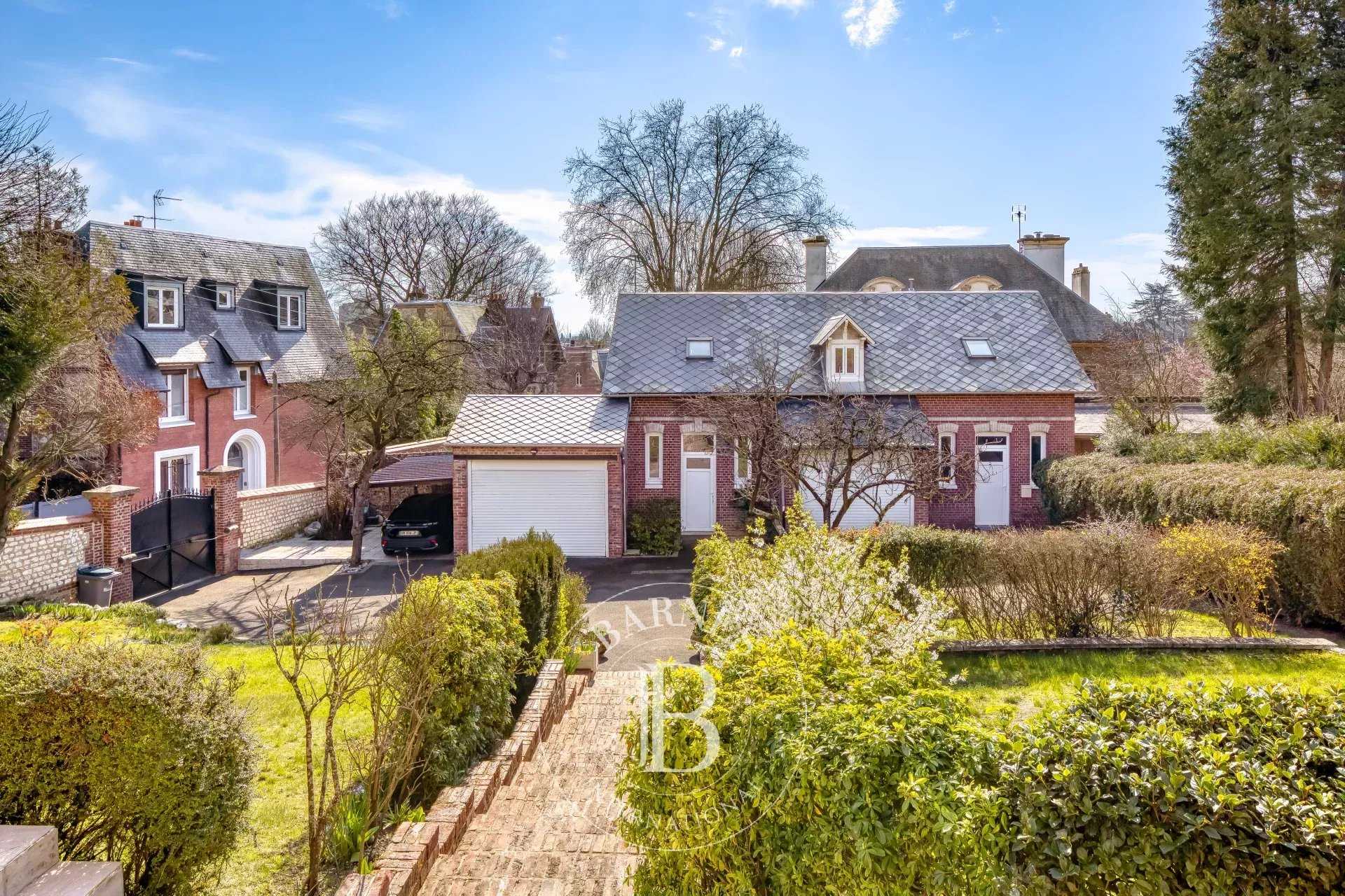 Mont-Saint-Aignan  - Maison 9 Pi&egrave;ces 7 Chambres