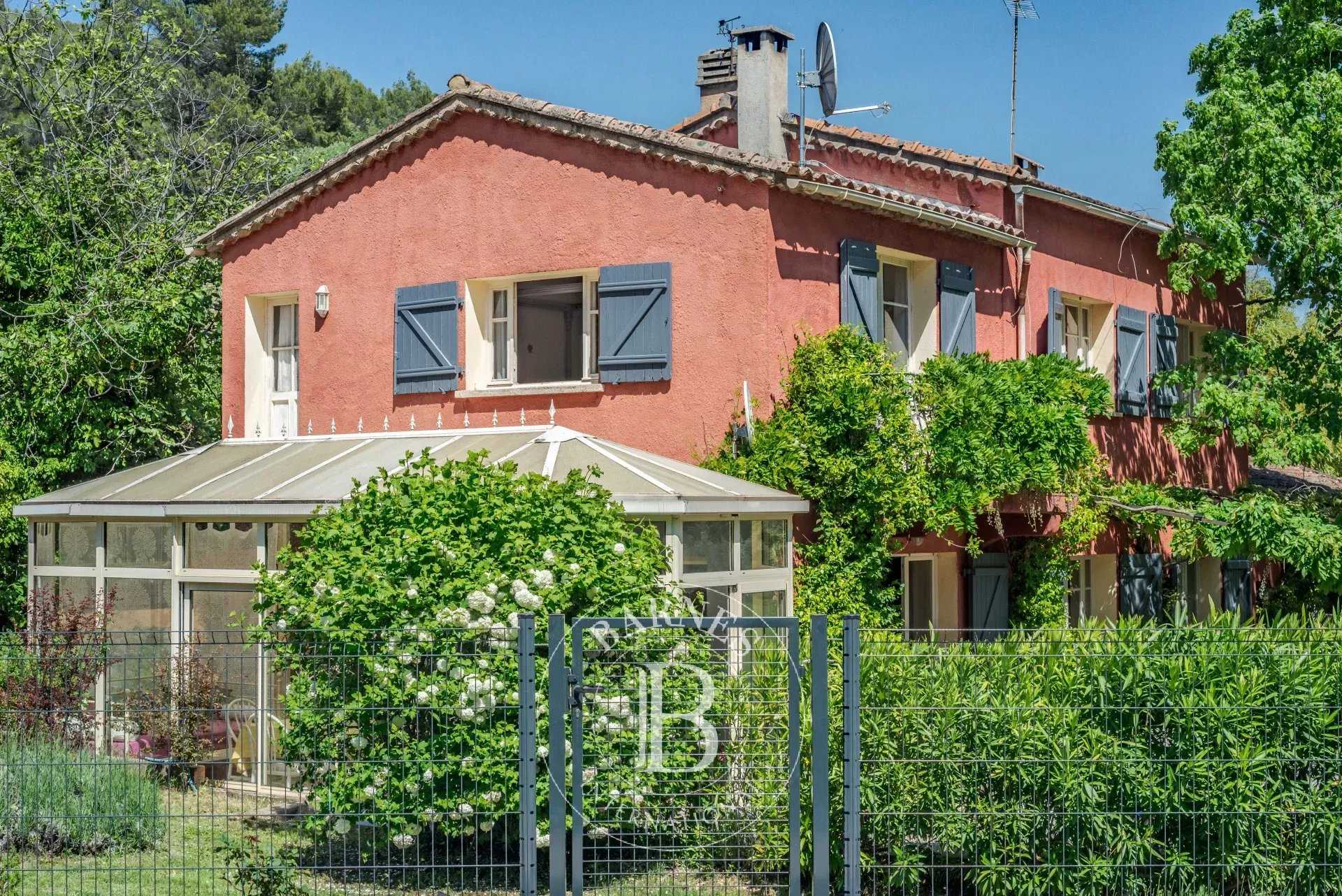 Salernes  - Maison d'hôtes 10 Pi&egrave;ces 6 Chambres