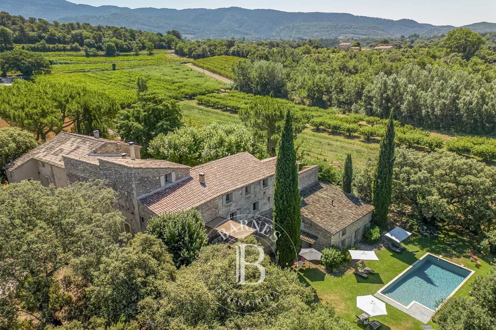 Malaucène  - Property 10 Bedrooms