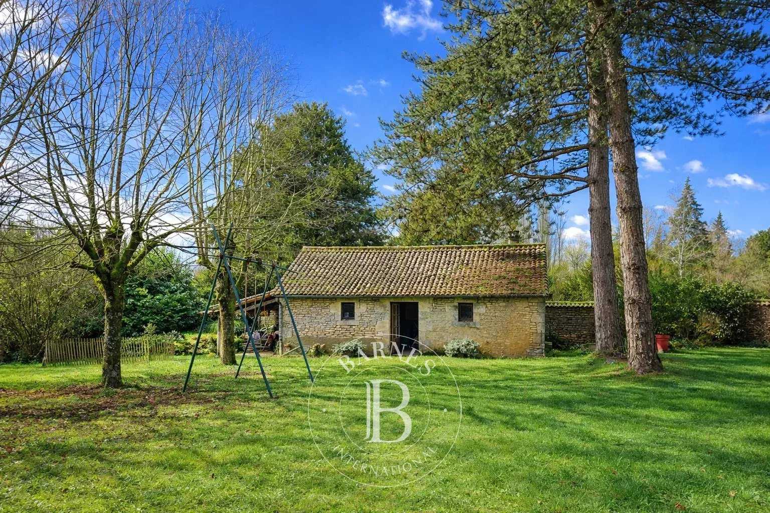 Poitiers  - Maison 8 Pi&egrave;ces 5 Chambres