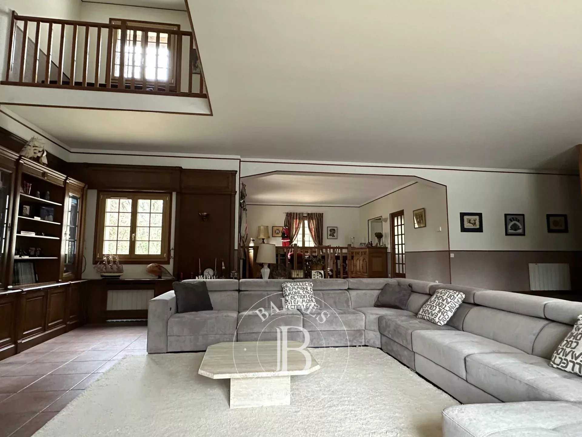 Auvers-Saint-Georges  - Maison 12 Pi&egrave;ces 7 Chambres