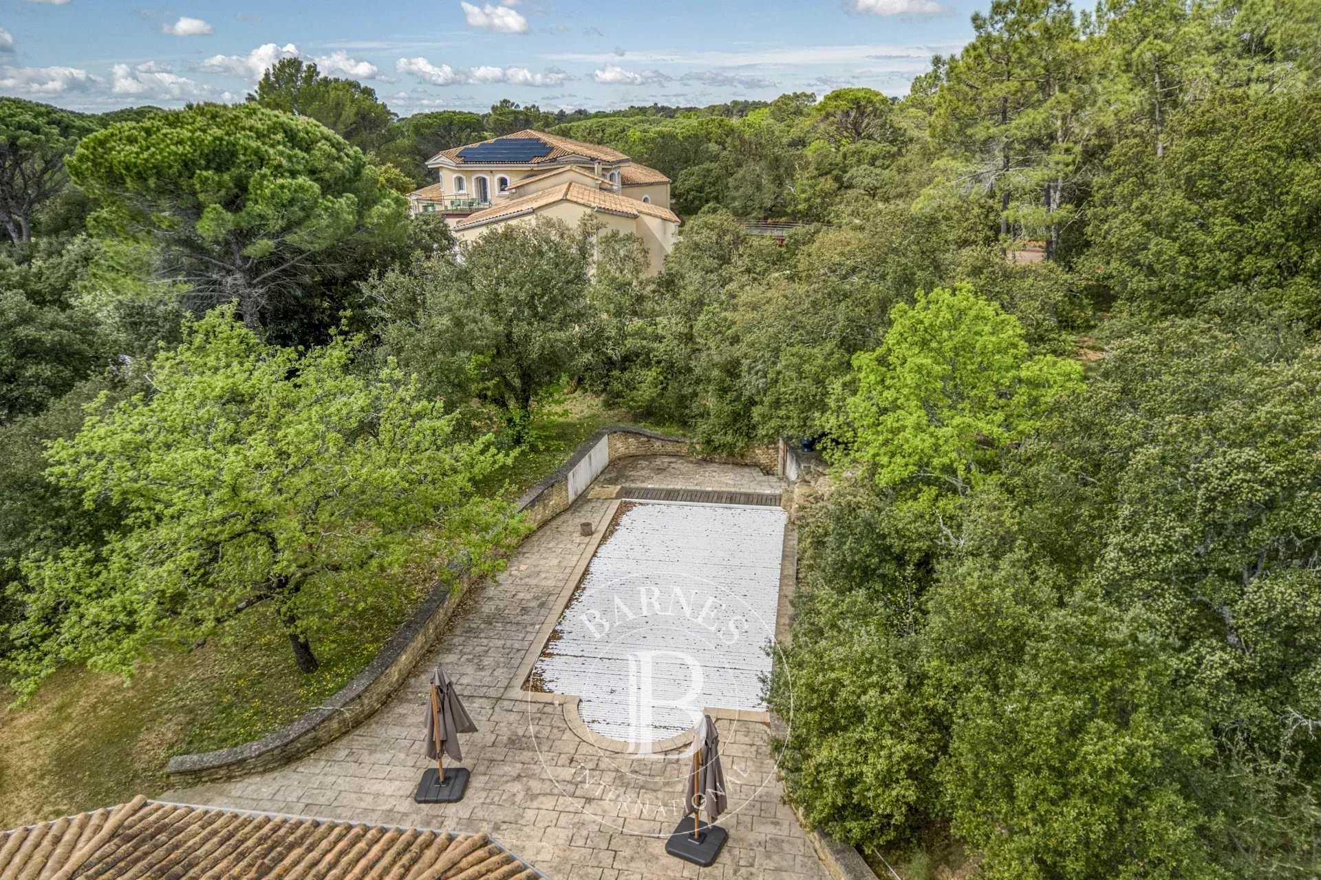 Suze-la-Rousse  - Maison 30 Pièces 11 Chambres