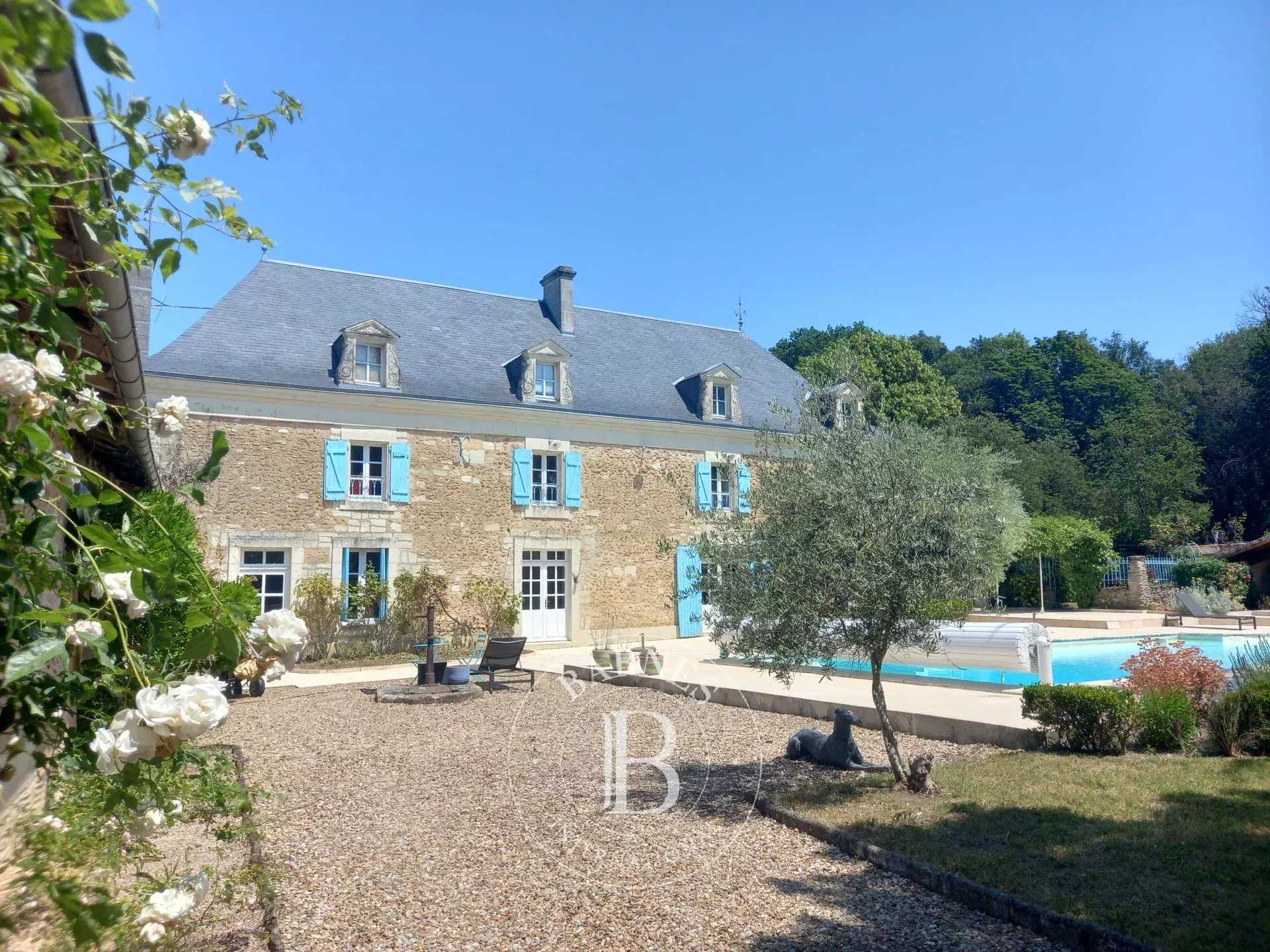 Châtellerault  - Manoir 11 Pièces 8 Chambres