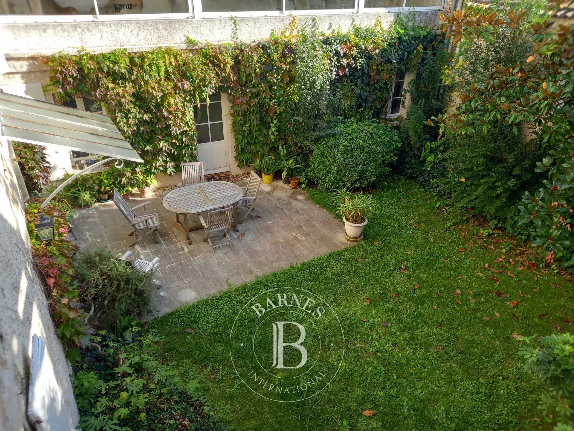 Niort  - Palacete 11 Cuartos 5 Habitaciones