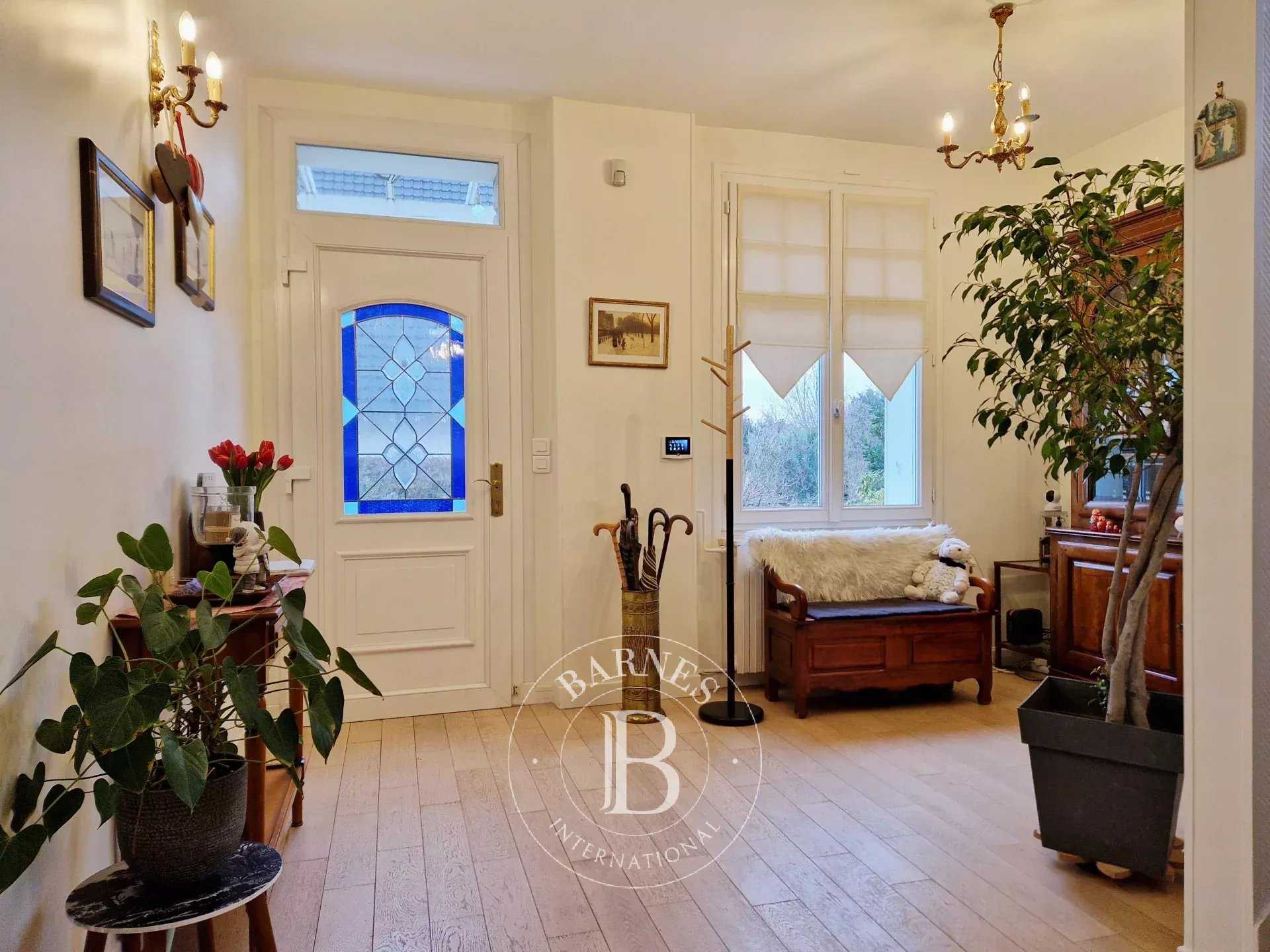 Enghien-les-Bains  - Maison 8 Pi&egrave;ces 5 Chambres