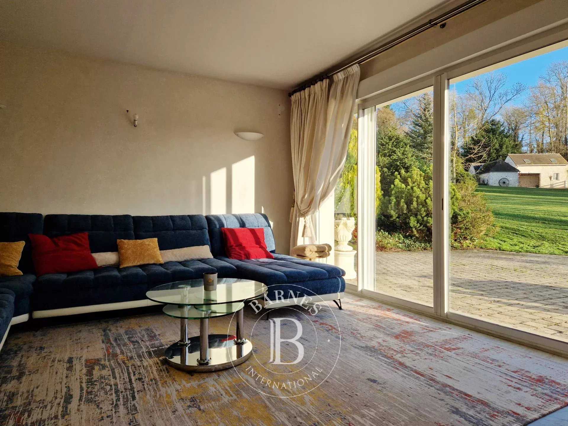 Magny-en-Vexin  - Maison 15 Pi&egrave;ces 6 Chambres