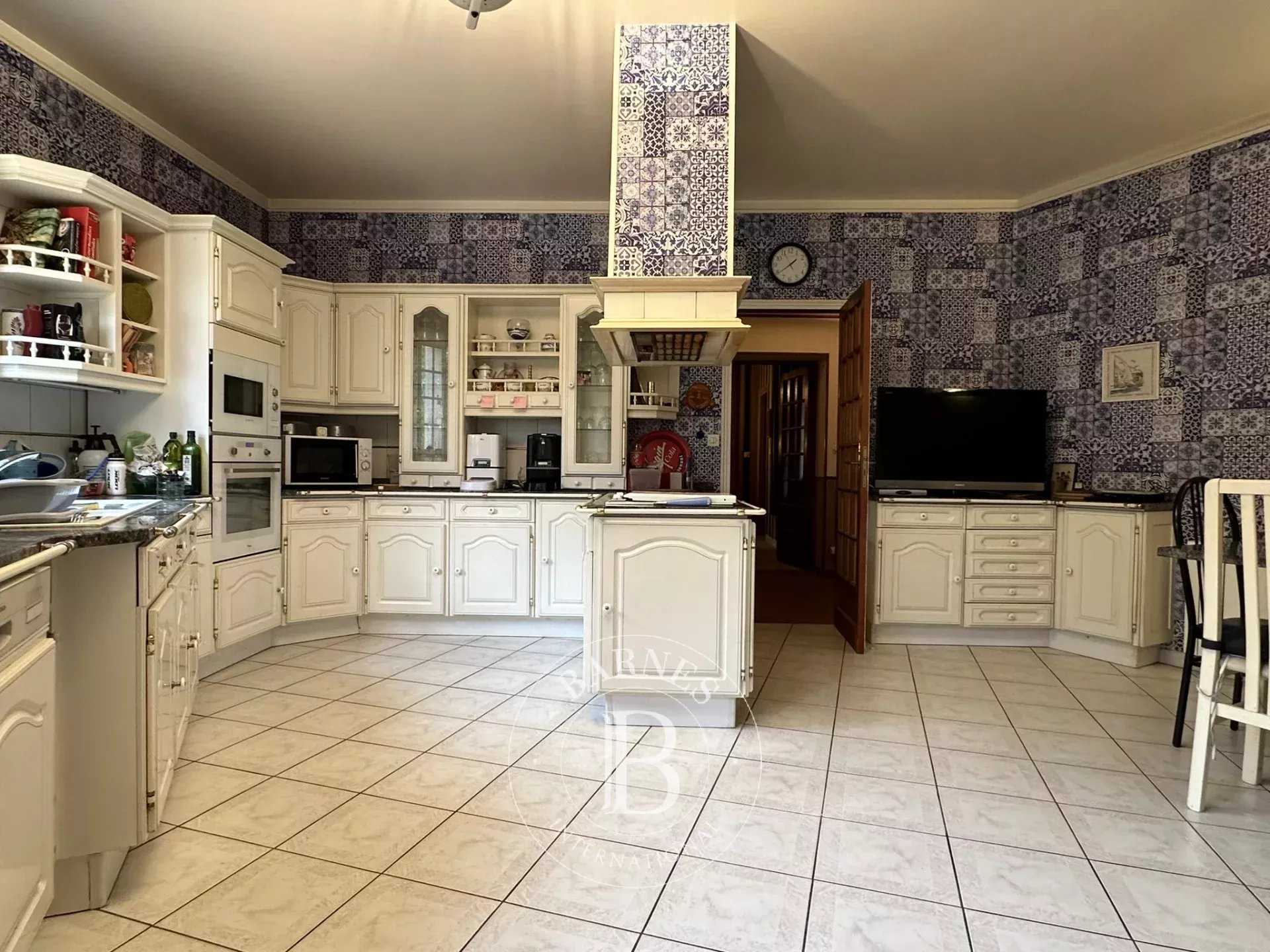 Auvers-Saint-Georges  - Maison 12 Pi&egrave;ces 7 Chambres