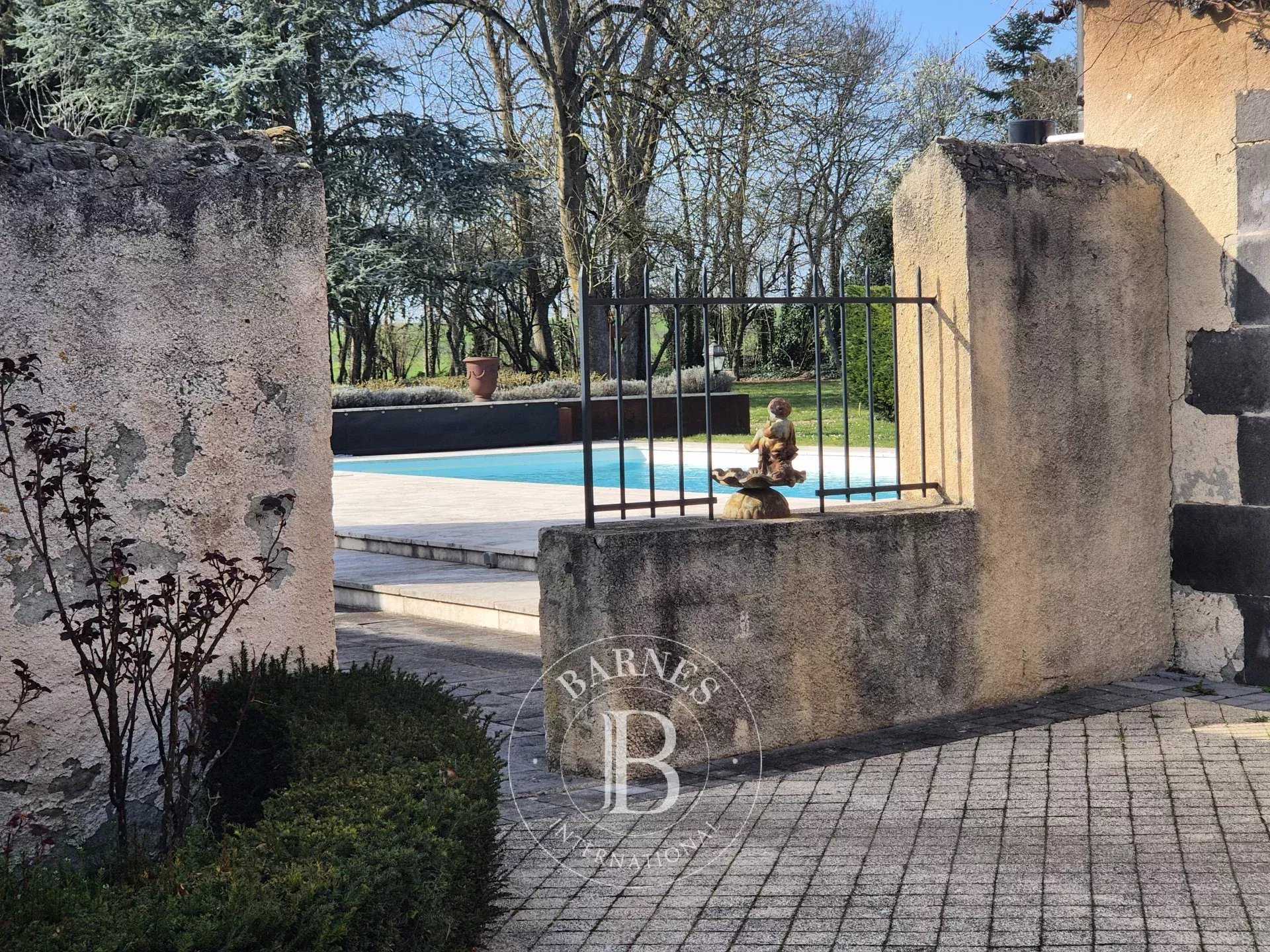 Saint-Ignat  - Maison 7 Pi&egrave;ces 5 Chambres