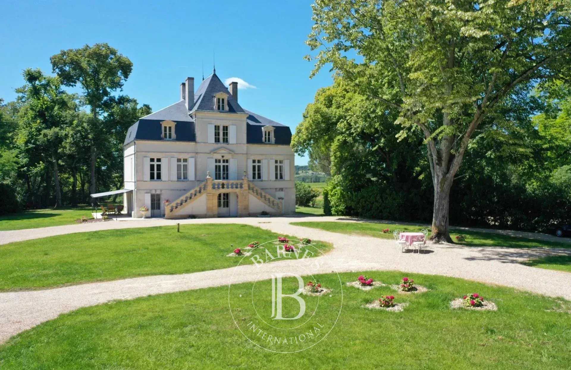 Monbazillac  - Manoir 9 Pi&egrave;ces 5 Chambres