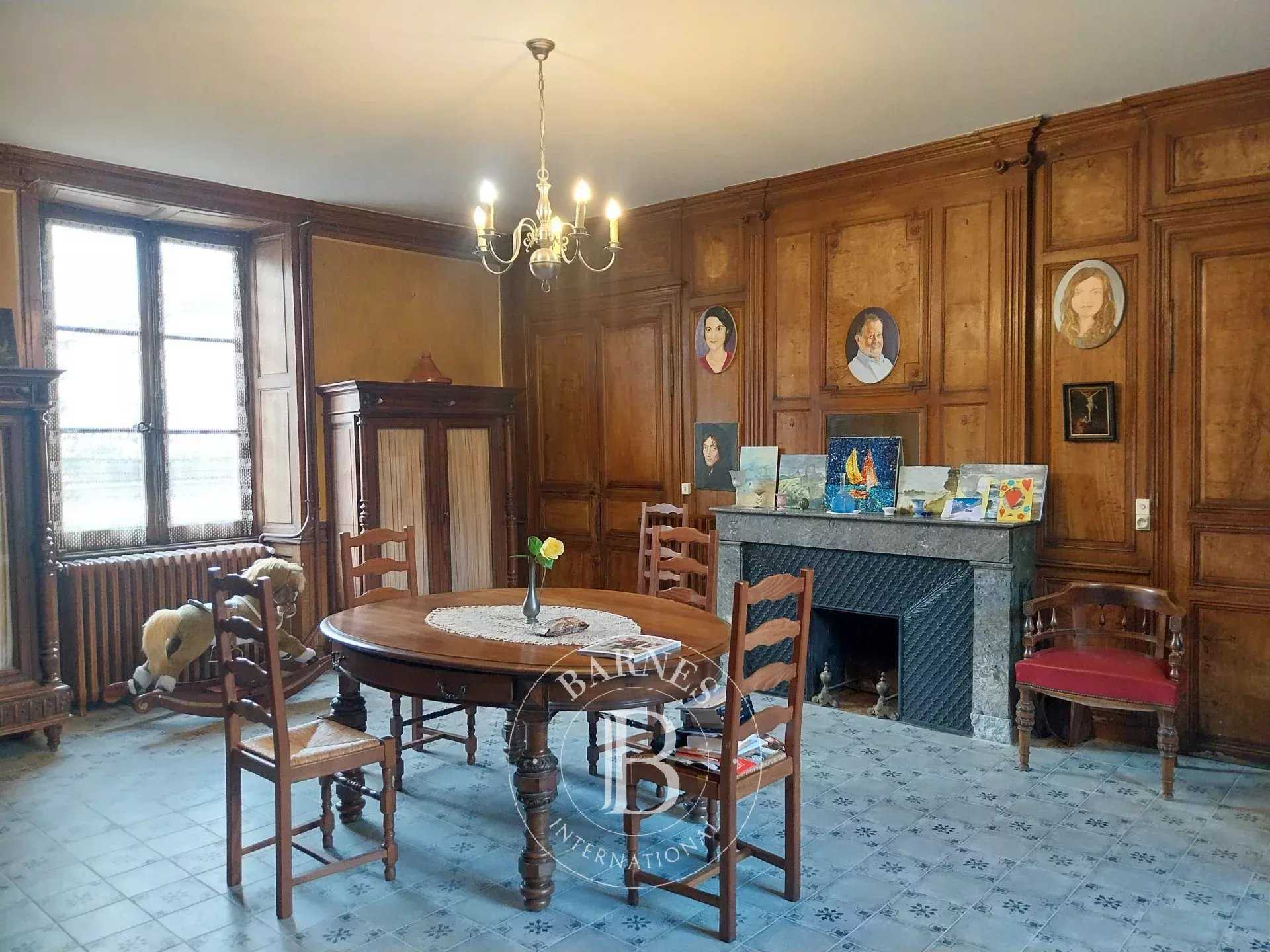 Montmorillon  - House 6 Bedrooms