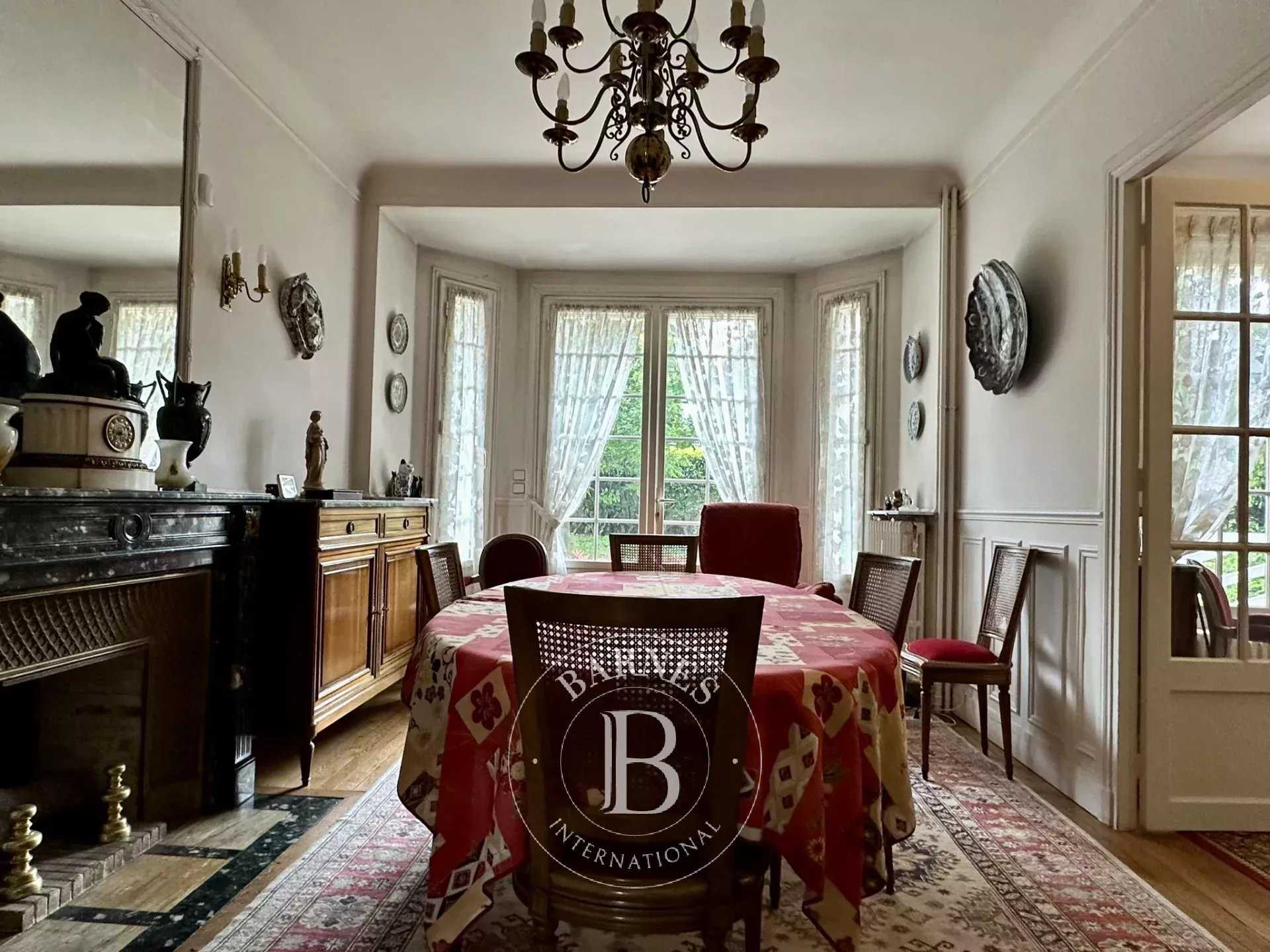 Brunoy  - Maison 7 Pi&egrave;ces 4 Chambres