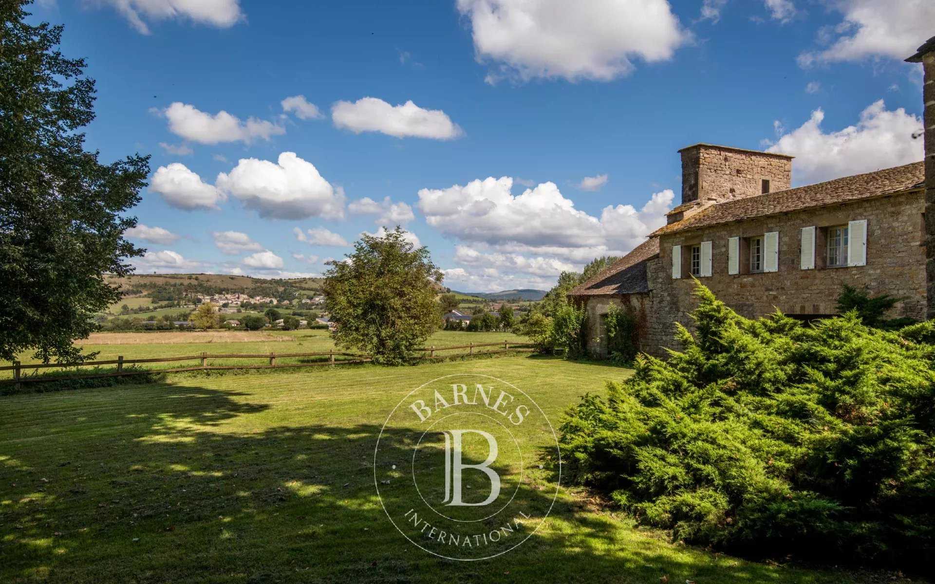 Sévérac d'Aveyron  - Propriété 14 Pi&egrave;ces 10 Chambres