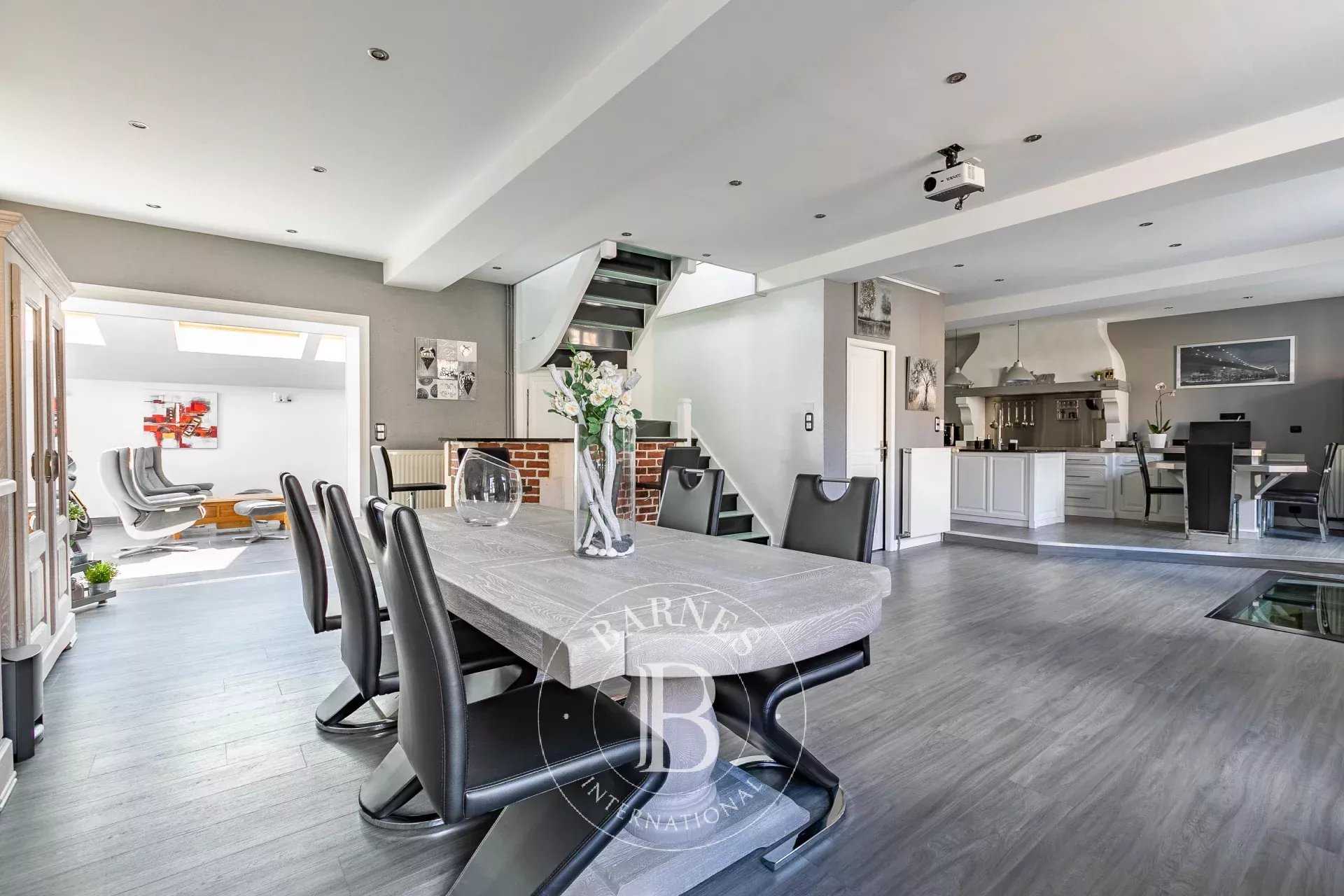 Monchy-Humières  - Maison 8 Pi&egrave;ces 5 Chambres