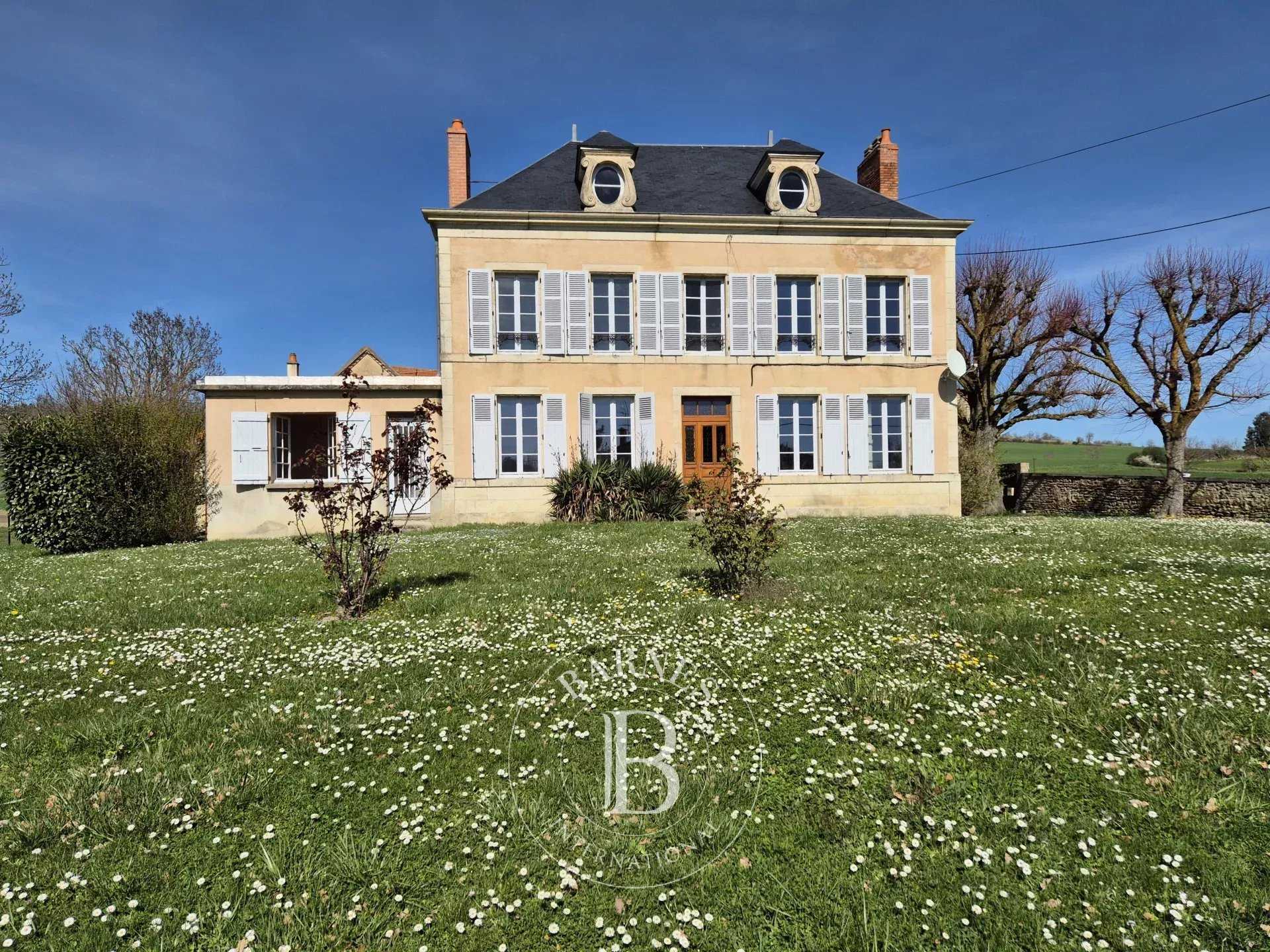 Chaptuzat  - Maison 5 Pi&egrave;ces 4 Chambres