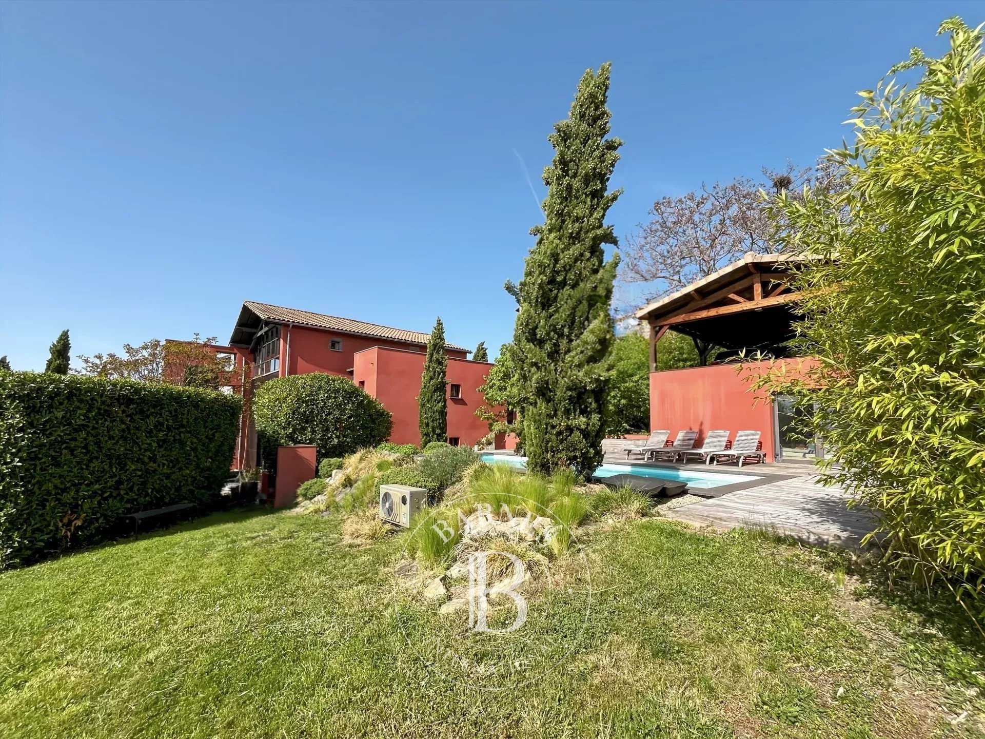 Châtel-Guyon  - Maison 9 Pi&egrave;ces 5 Chambres