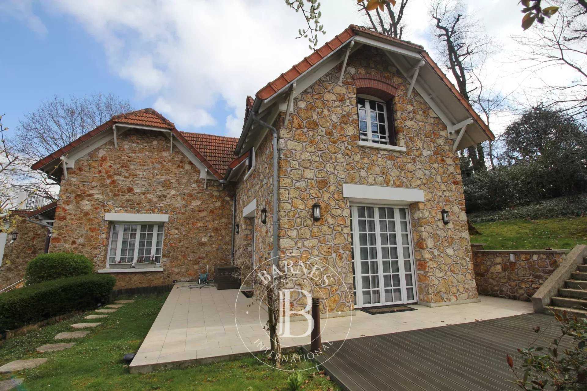 Villebon-sur-Yvette  - Maison 10 Pi&egrave;ces 4 Chambres