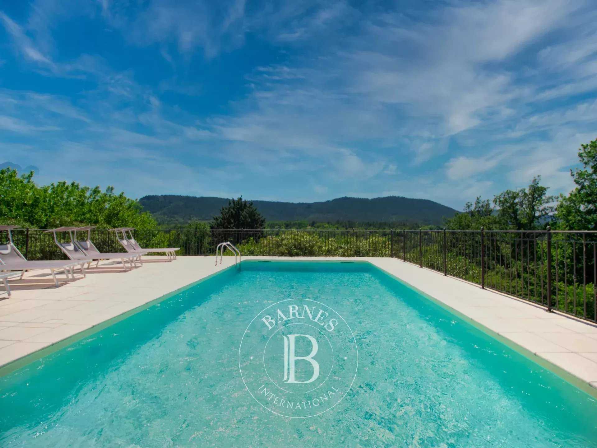 Bagnols-en-Forêt  - Maison d'hôtes 17 Pi&egrave;ces 14 Chambres