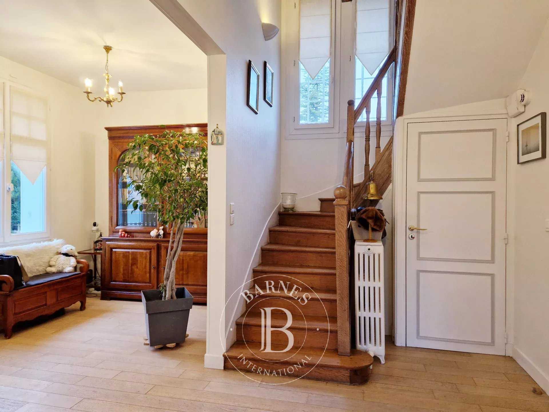 Enghien-les-Bains  - Maison 8 Pi&egrave;ces 5 Chambres