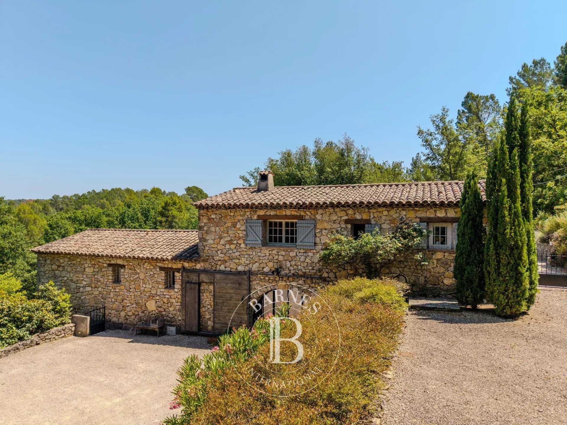 Callas  - Propriété 9 Pi&egrave;ces 6 Chambres