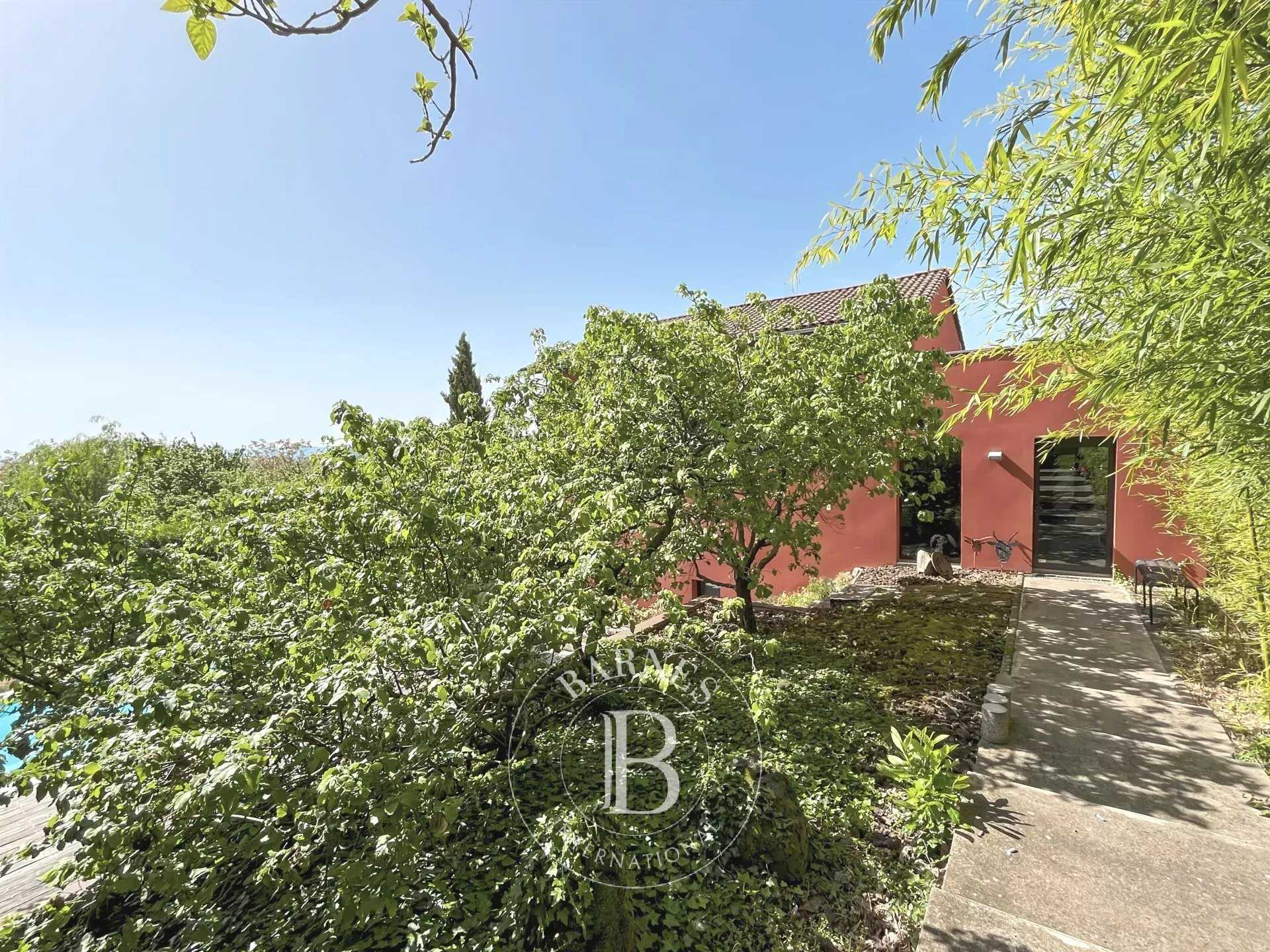 Châtel-Guyon  - Maison 9 Pi&egrave;ces 5 Chambres