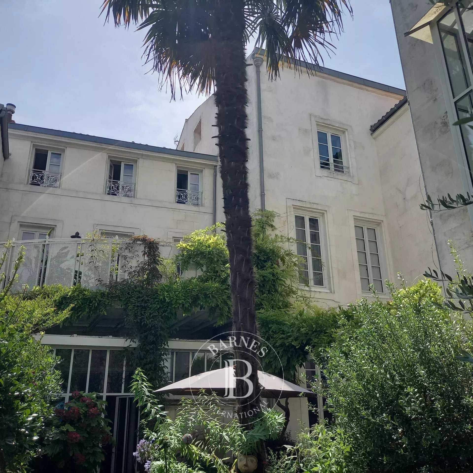 La Rochelle  - House 9 Bedrooms