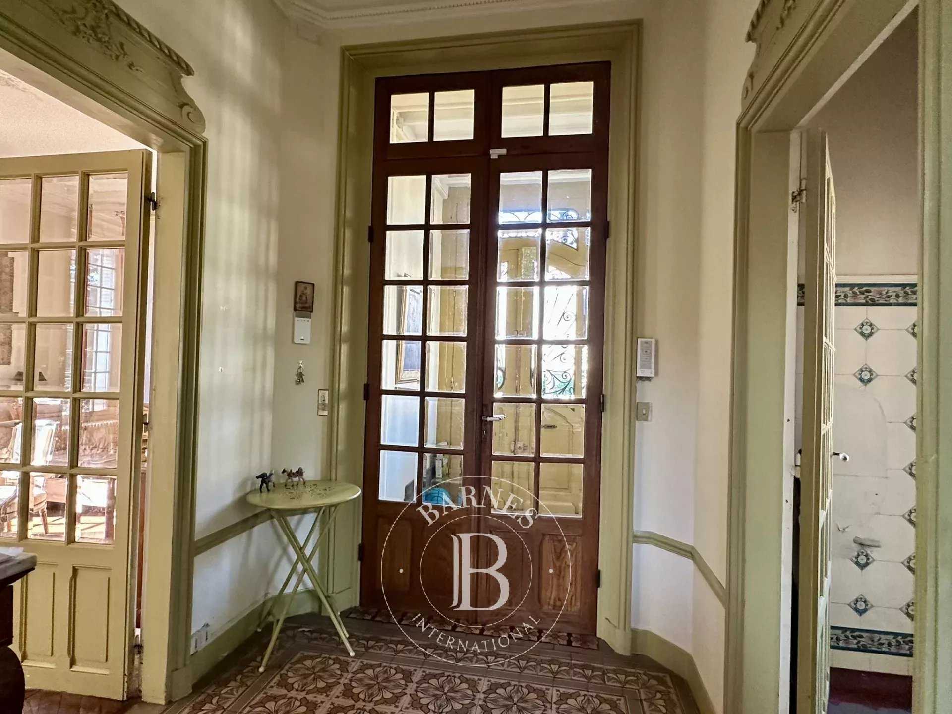 Arpajon  - Maison 9 Pi&egrave;ces 6 Chambres