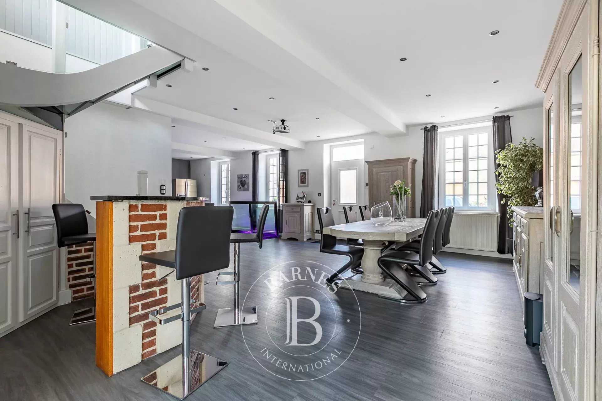 Monchy-Humières  - Maison 8 Pi&egrave;ces 5 Chambres